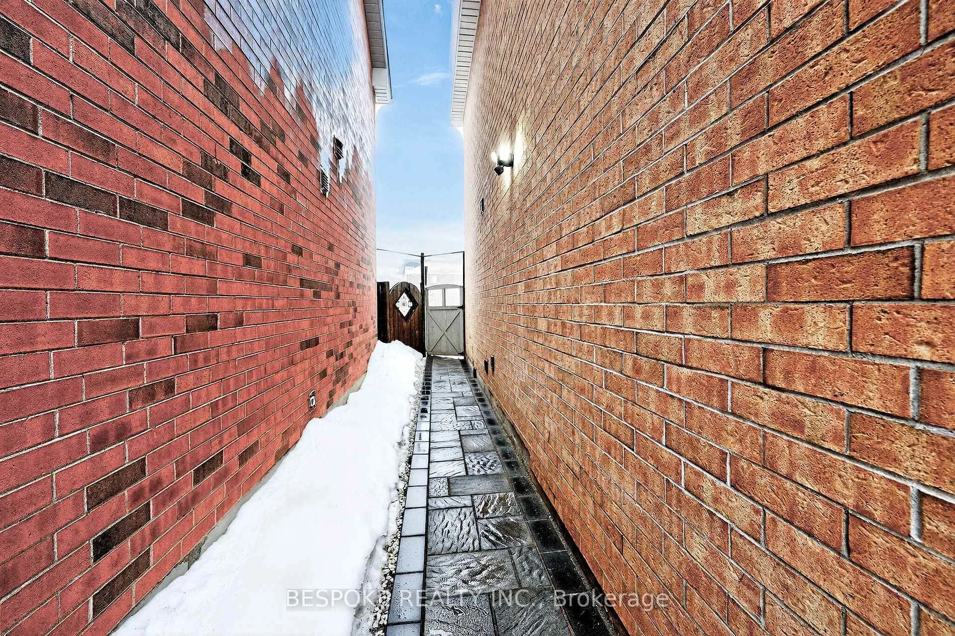 Photo 48 of 1206 Wadebridge Crescent, Oshawa, Eastdale — HOMEH