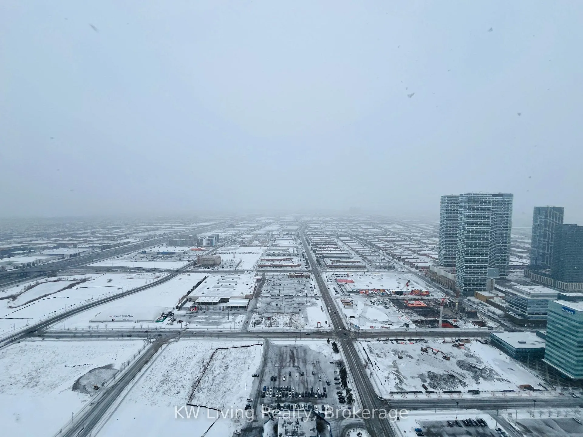 Photo 9 of Unit 5903, 8 Interchange Way, Vaughan, Vaughan Corporate Centre — HOMEH
