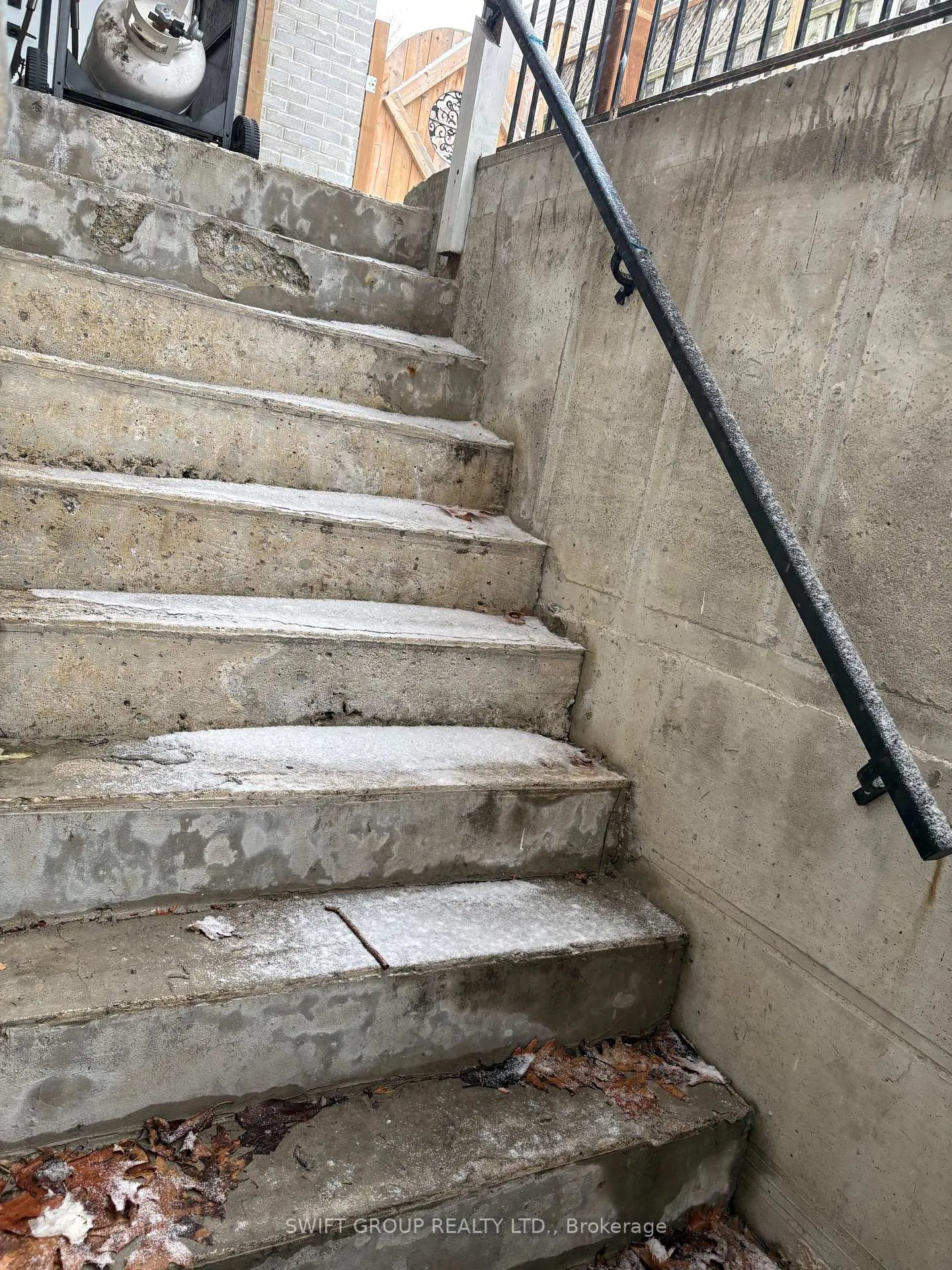 Photo 1 of Unit B, 31 Irwin Drive, Whitby, Downtown Whitby — HOMEH