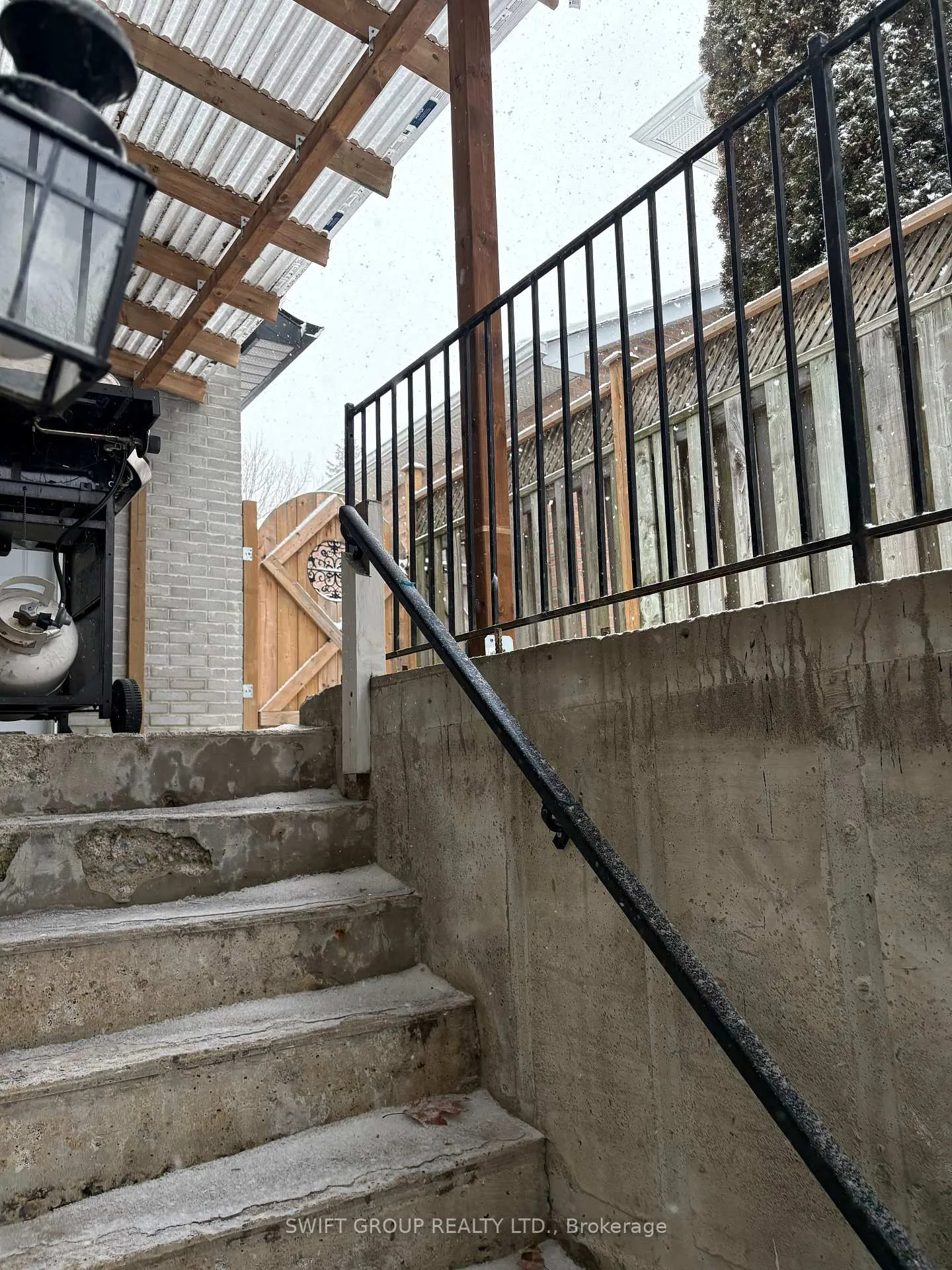 Photo 3 of Unit B, 31 Irwin Drive, Whitby, Downtown Whitby — HOMEH