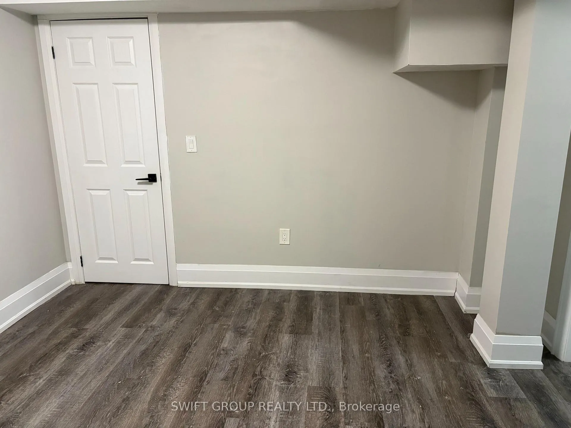 Photo 7 of Unit B, 31 Irwin Drive, Whitby, Downtown Whitby — HOMEH