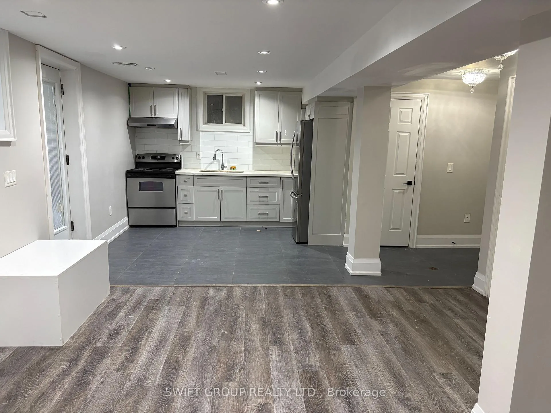 Photo 8 of Unit B, 31 Irwin Drive, Whitby, Downtown Whitby — HOMEH