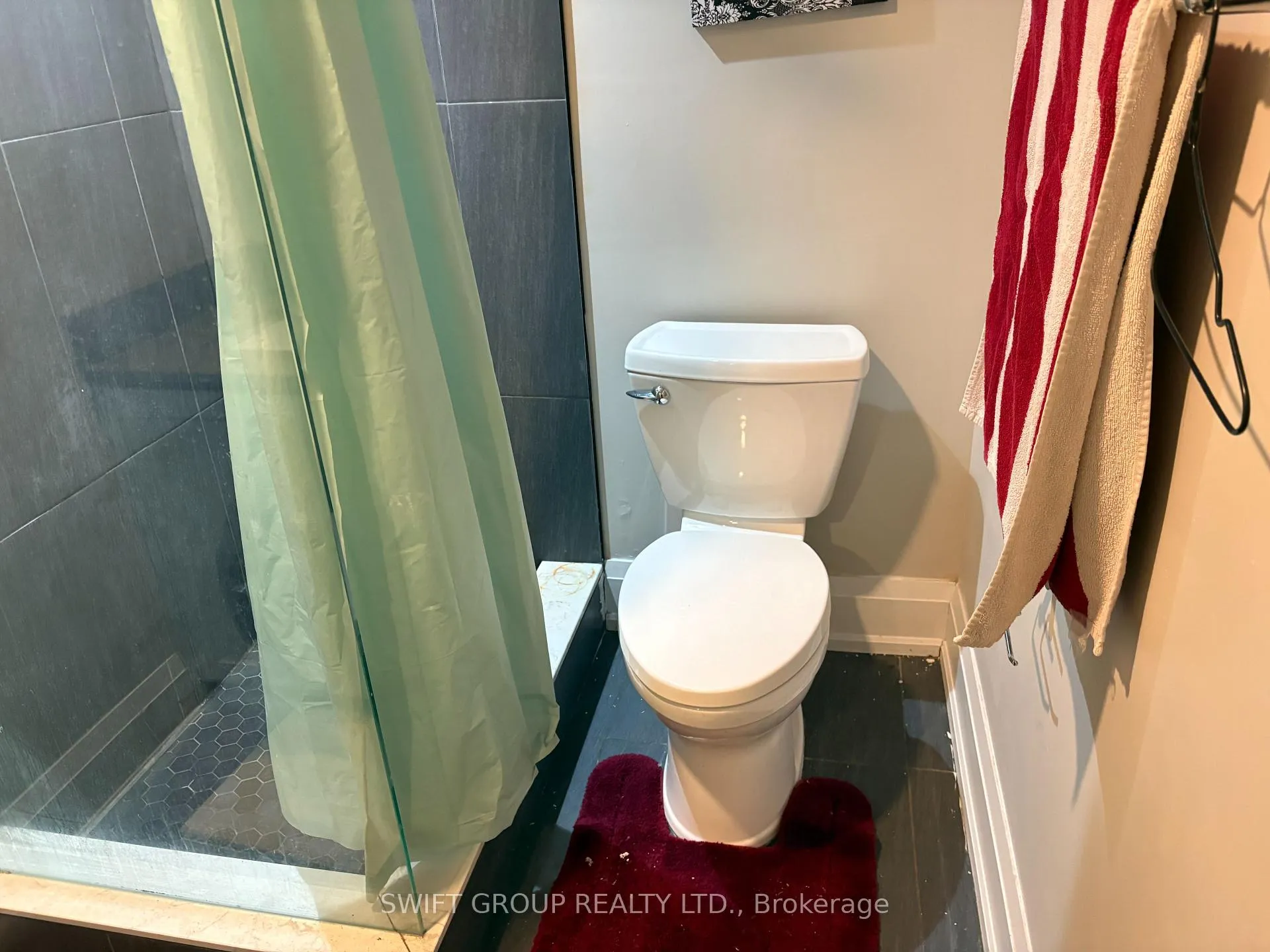 Photo 10 of Unit B, 31 Irwin Drive, Whitby, Downtown Whitby — HOMEH