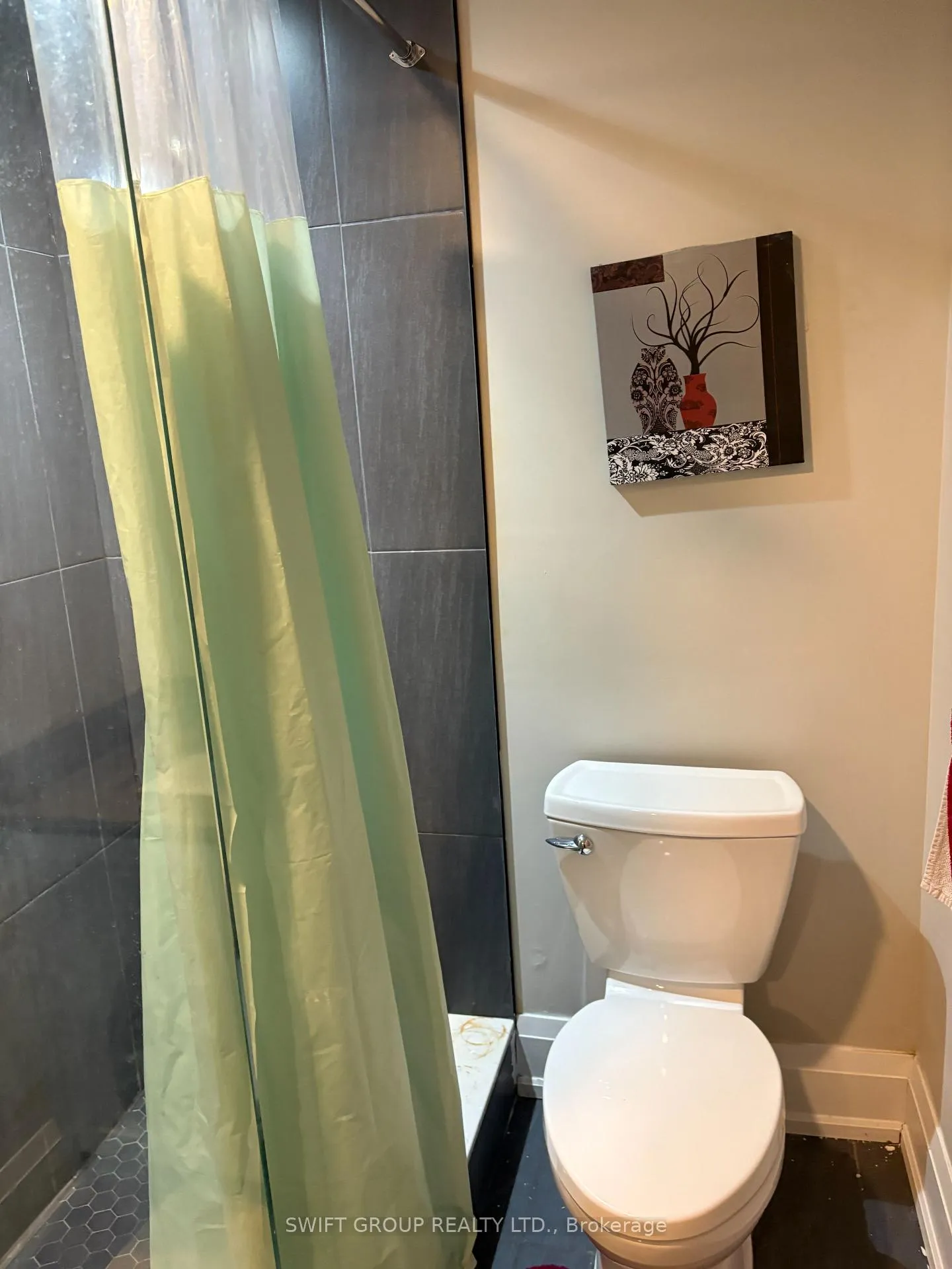 Photo 16 of Unit B, 31 Irwin Drive, Whitby, Downtown Whitby — HOMEH