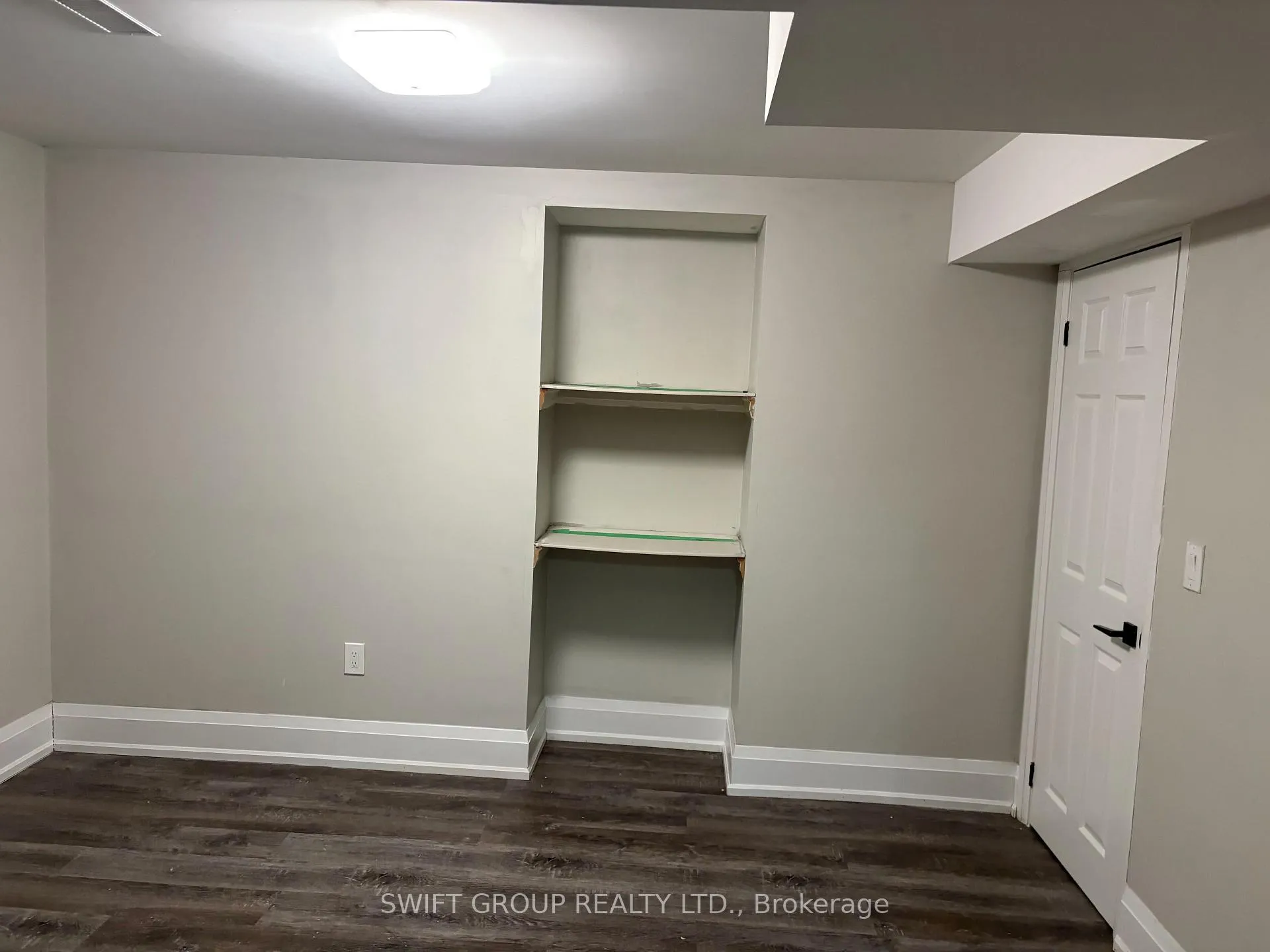 Photo 19 of Unit B, 31 Irwin Drive, Whitby, Downtown Whitby — HOMEH