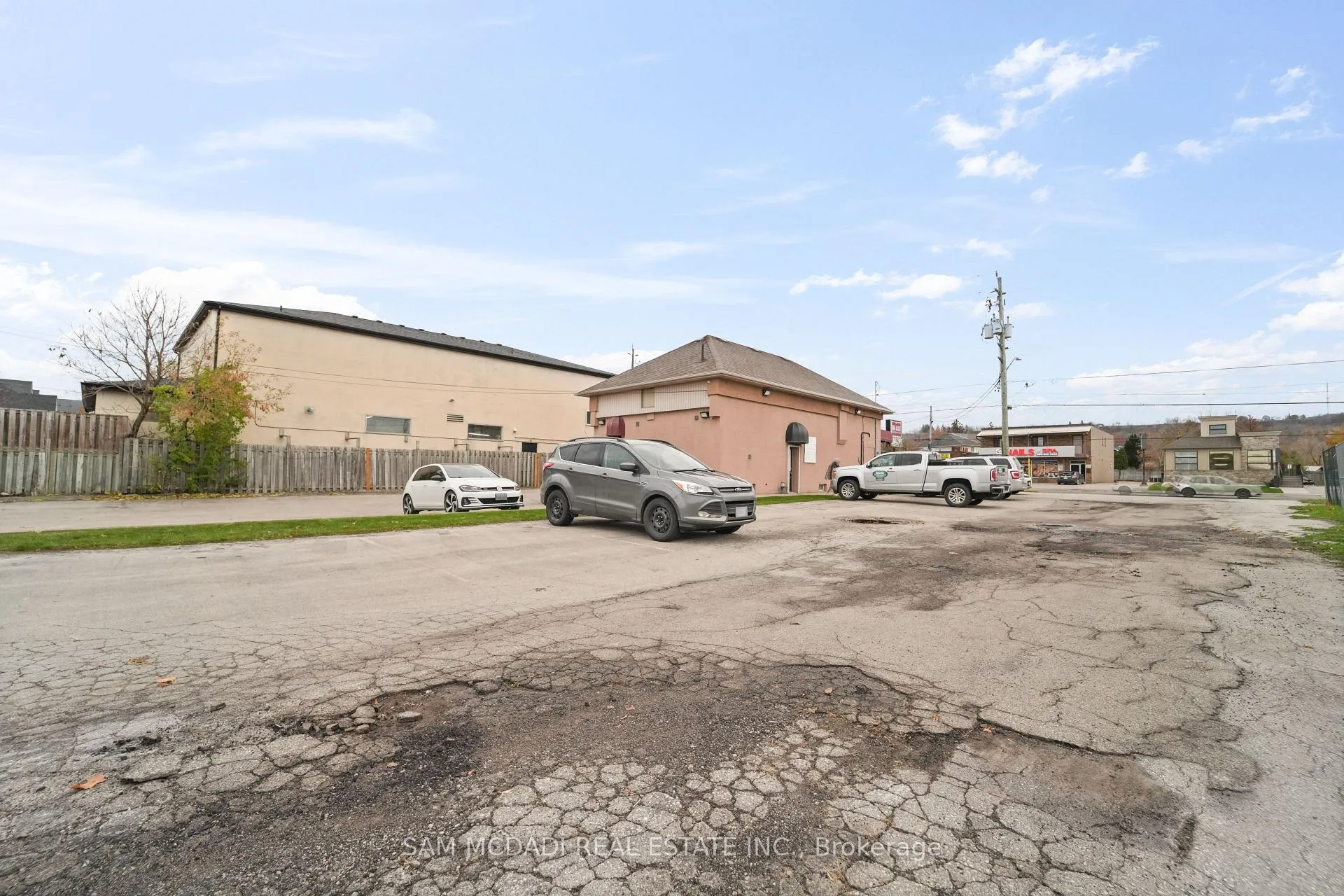 Photo 17 of 423 Highway 8, Hamilton, Stoney Creek — HOMEH