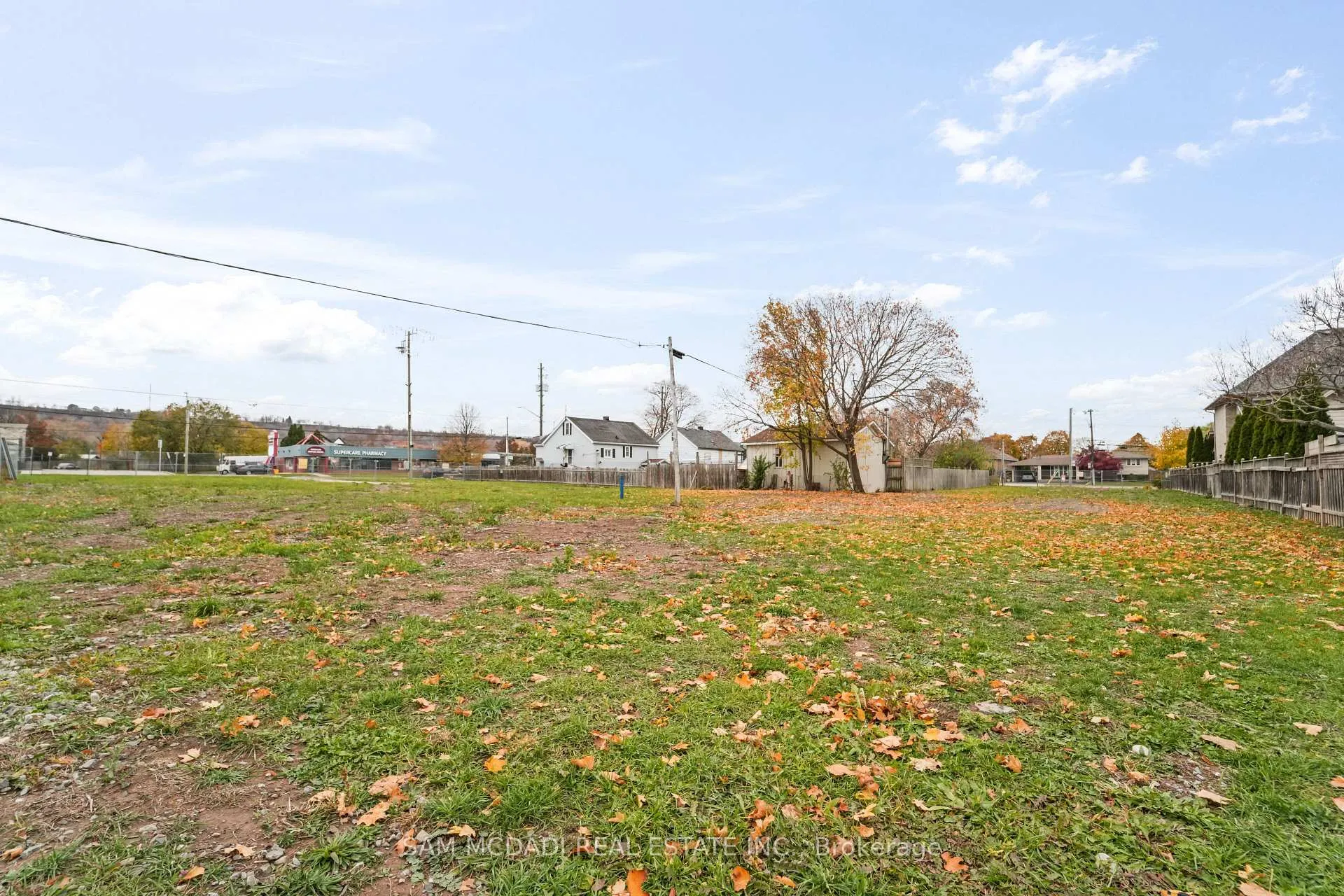 Photo 21 of 423 Highway 8, Hamilton, Stoney Creek — HOMEH