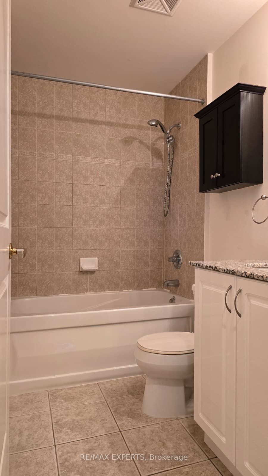 Photo 14 of Unit 415, 9225 Jane Street, Vaughan, Maple — HOMEH
