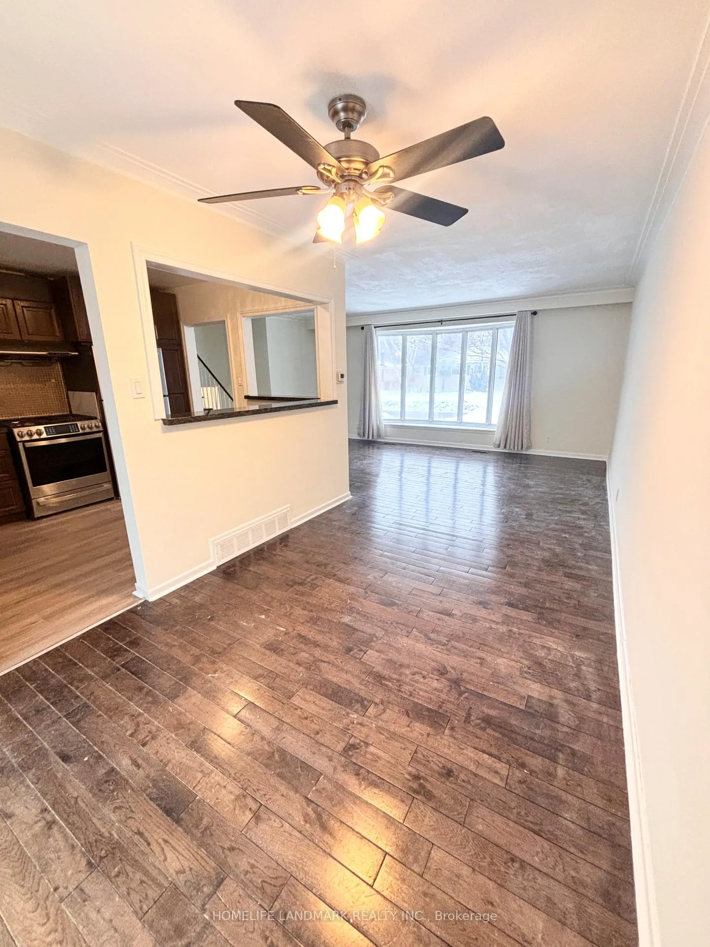 Photo 2 of 27 Arrowflight Drive, Markham, Bullock — HOMEH