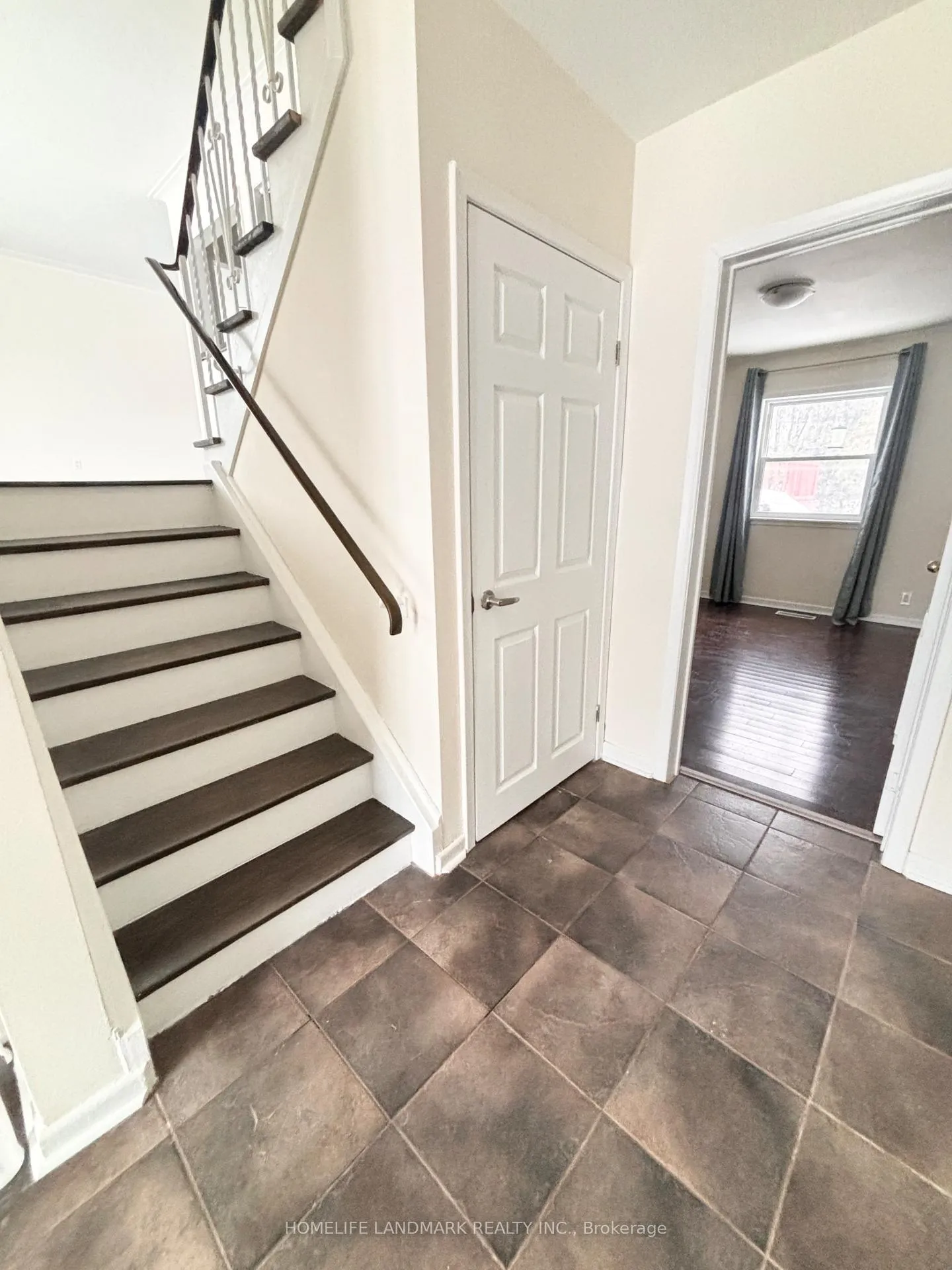 Photo 10 of 27 Arrowflight Drive, Markham, Bullock — HOMEH