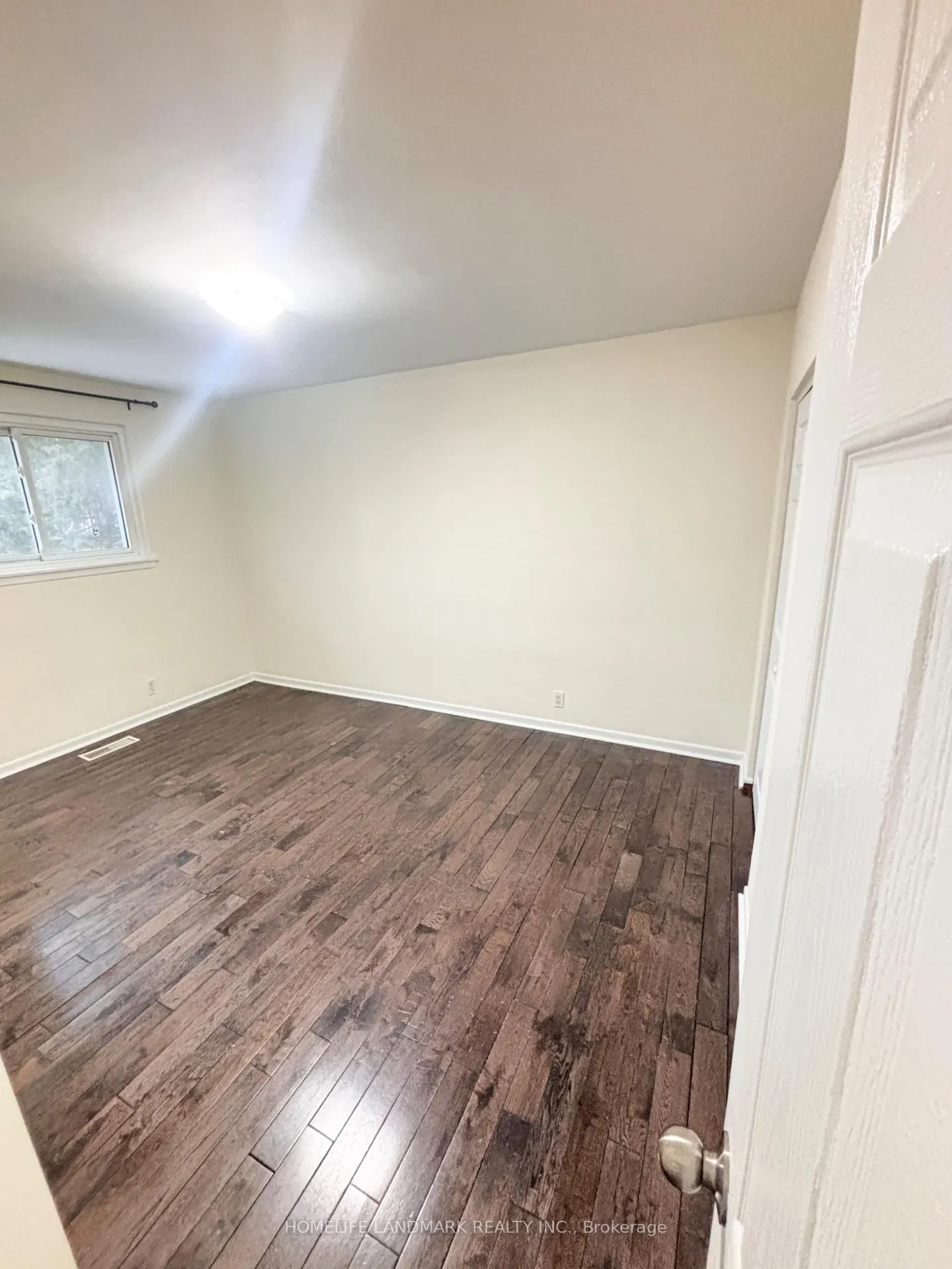 Photo 20 of 27 Arrowflight Drive, Markham, Bullock — HOMEH