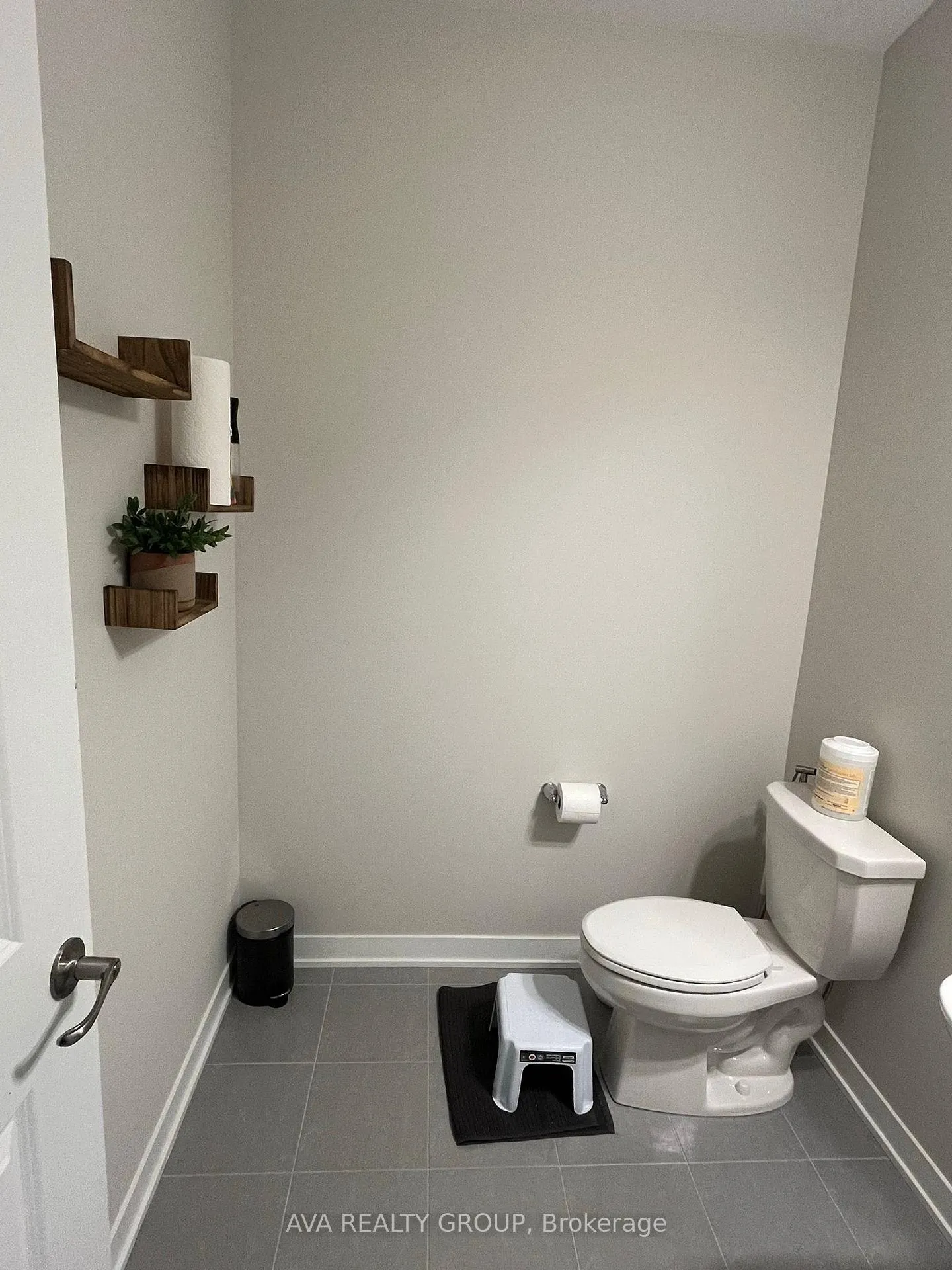 Photo 4 of 517 Brigatine Avenue, Ottawa, Stittsville (North) — HOMEH