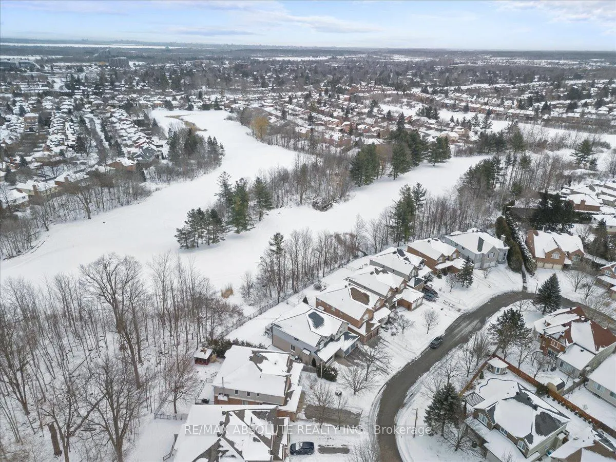 Photo 3 of 72 Kenins Crescent, Ottawa, Kanata - Kanata Lakes/Heritage Hills — HOMEH