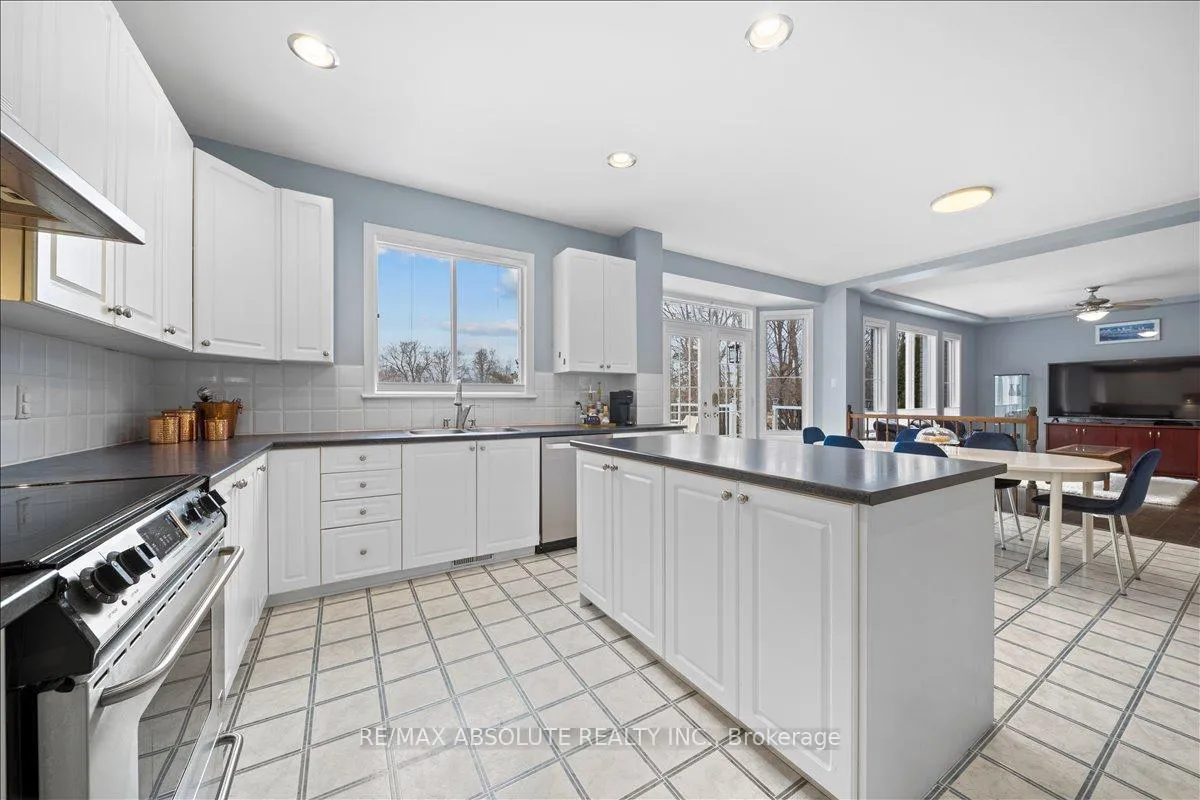 Photo 18 of 72 Kenins Crescent, Ottawa, Kanata - Kanata Lakes/Heritage Hills — HOMEH