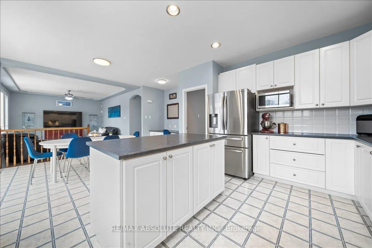 Photo 21 of 72 Kenins Crescent, Ottawa, Kanata - Kanata Lakes/Heritage Hills — HOMEH