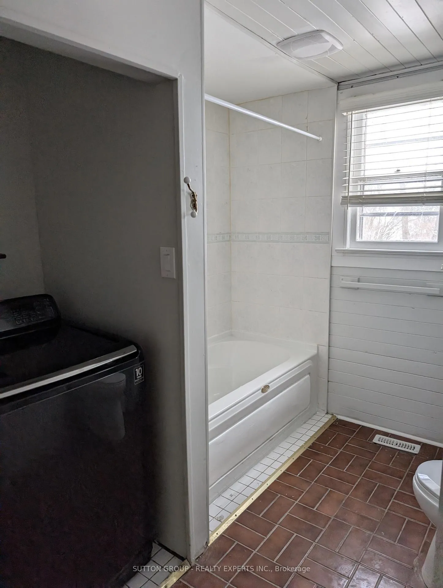 Photo 15 of 2637 Lower Base Line W, Milton, Rural Trafalgar — HOMEH