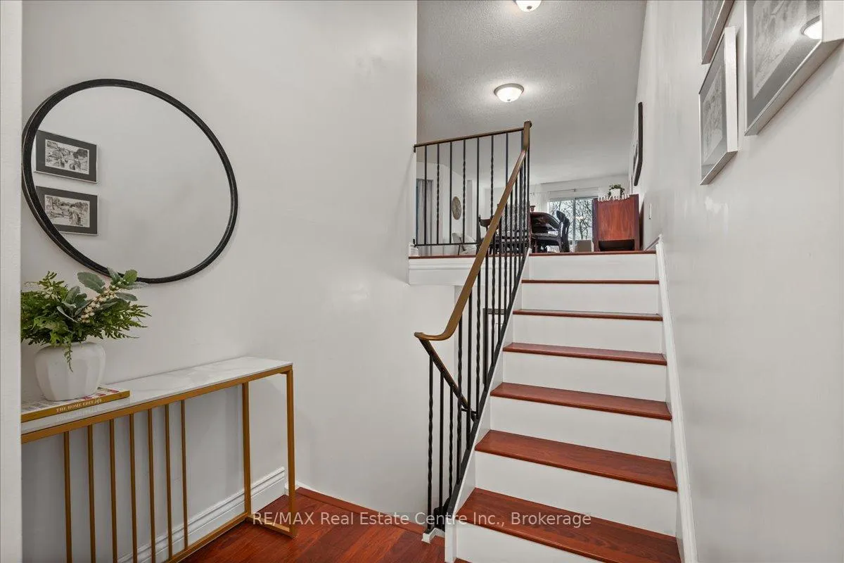 Photo 3 of 205 Highland Crescent, Kitchener — HOMEH