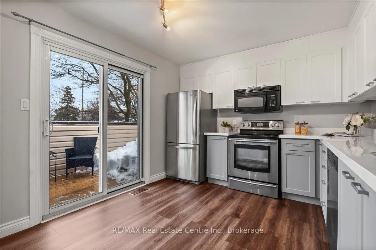 Photo 4 of 205 Highland Crescent, Kitchener — HOMEH