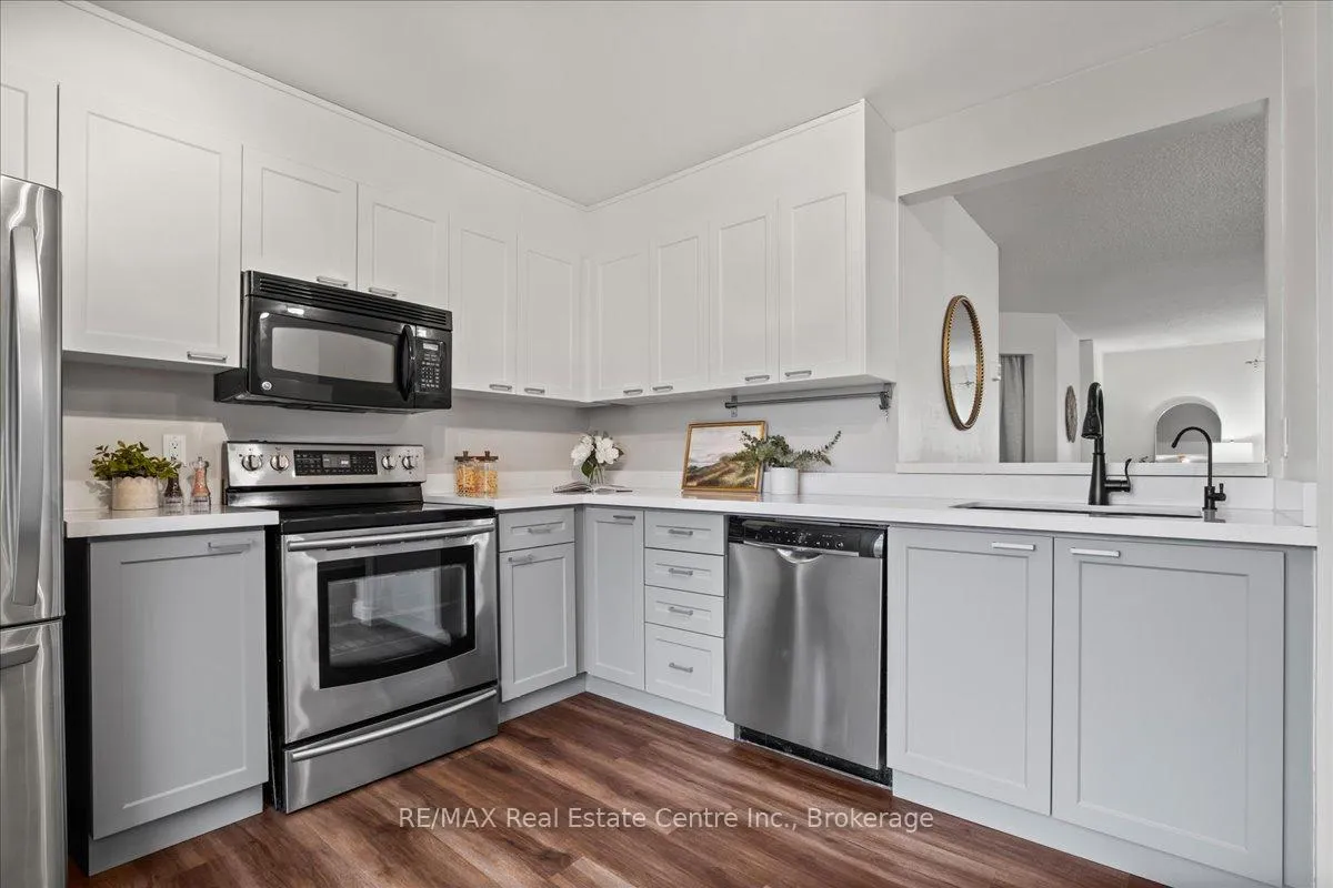 Photo 5 of 205 Highland Crescent, Kitchener — HOMEH