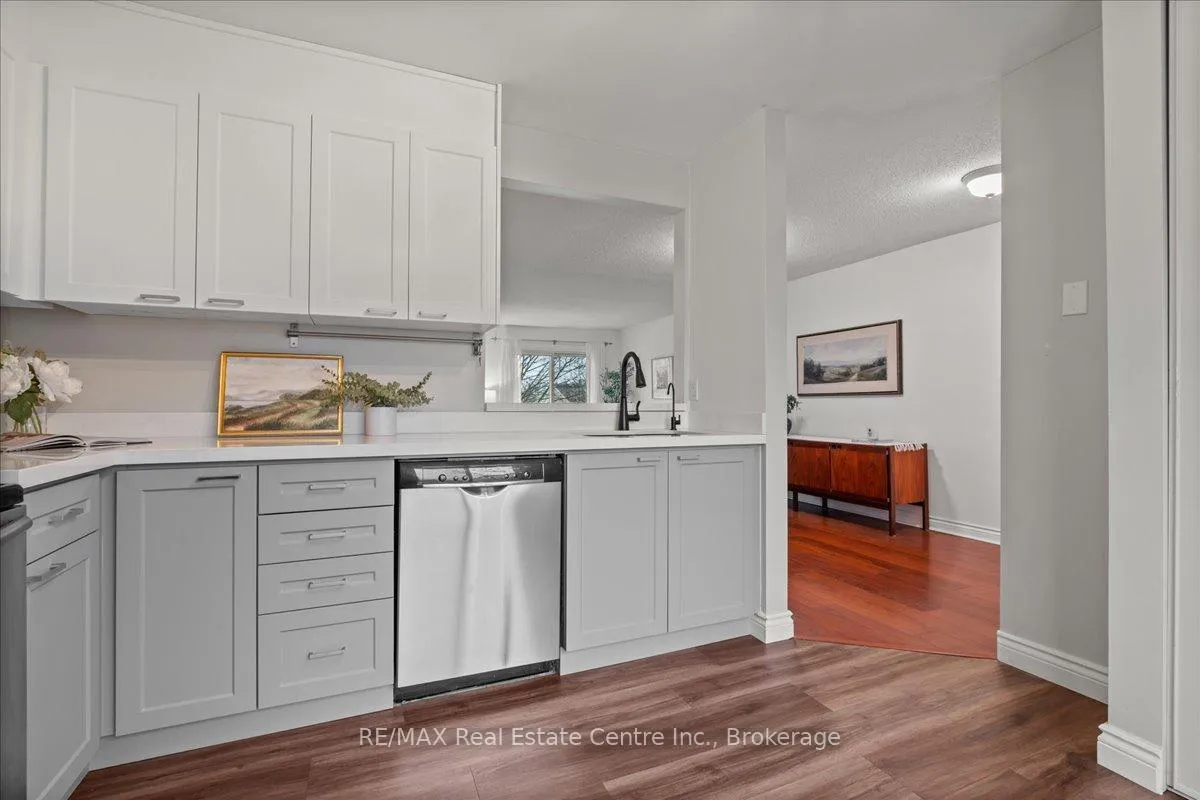 Photo 6 of 205 Highland Crescent, Kitchener — HOMEH