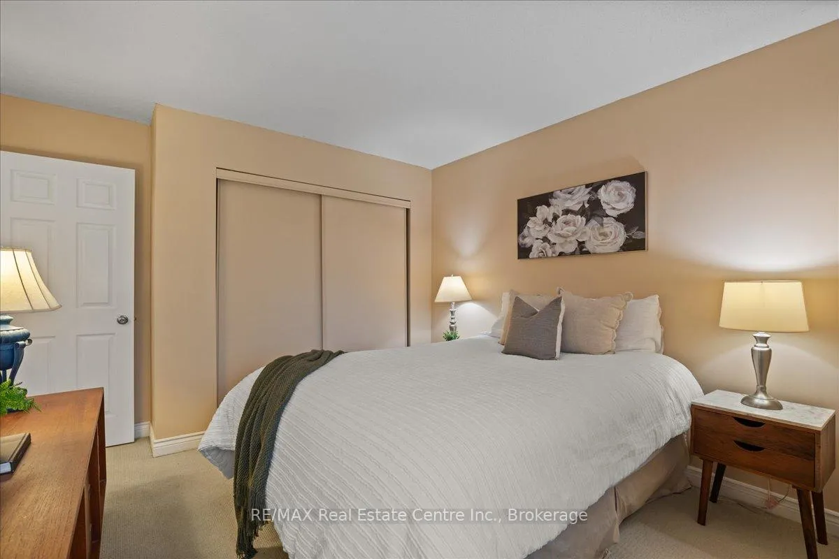 Photo 23 of 205 Highland Crescent, Kitchener — HOMEH