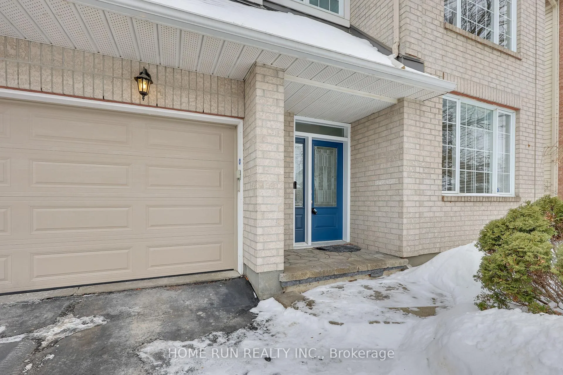 Photo 3 of 11 Westmeath Crescent, Ottawa, Kanata - Morgan's Grant/South March — HOMEH