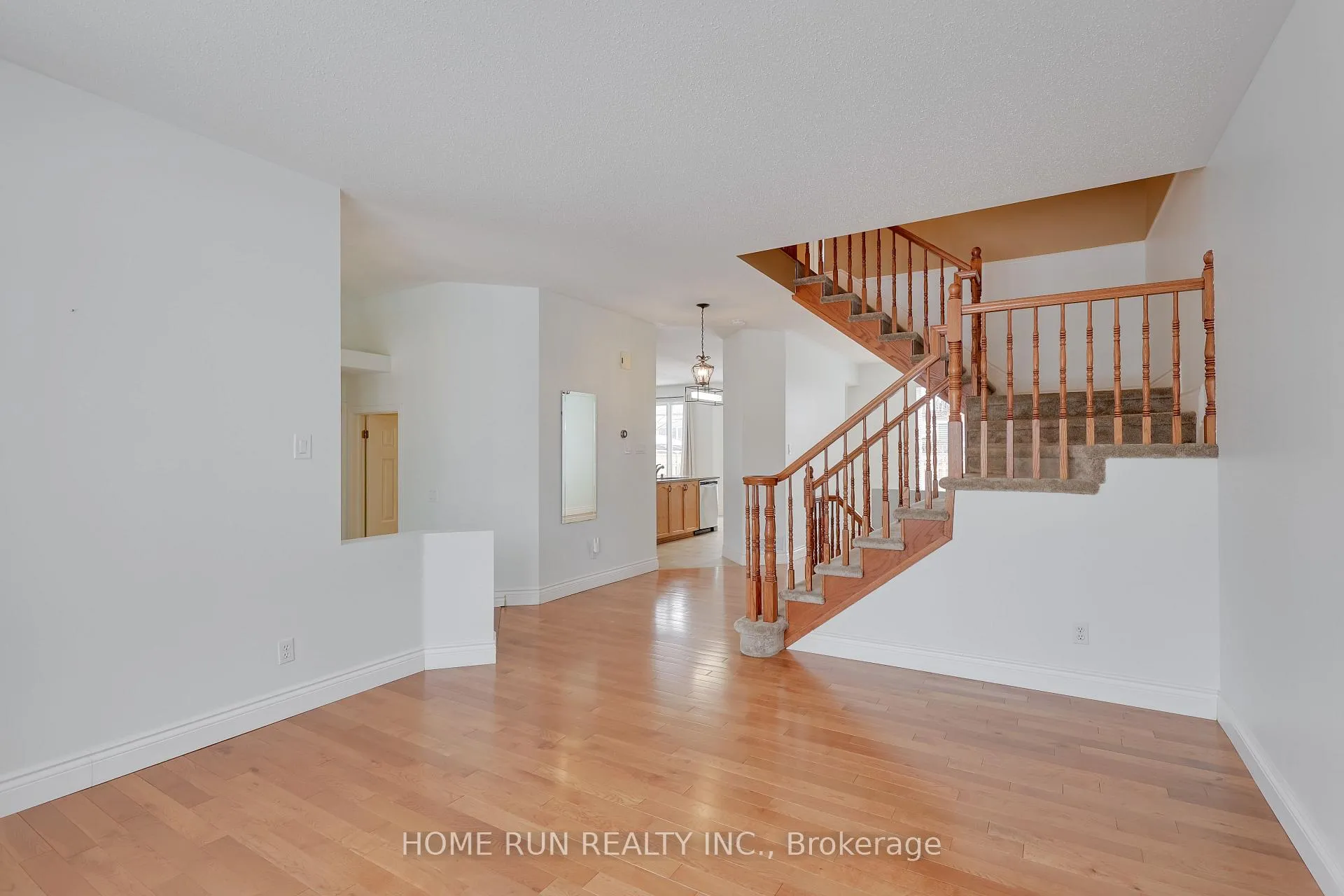 Photo 7 of 11 Westmeath Crescent, Ottawa, Kanata - Morgan's Grant/South March — HOMEH