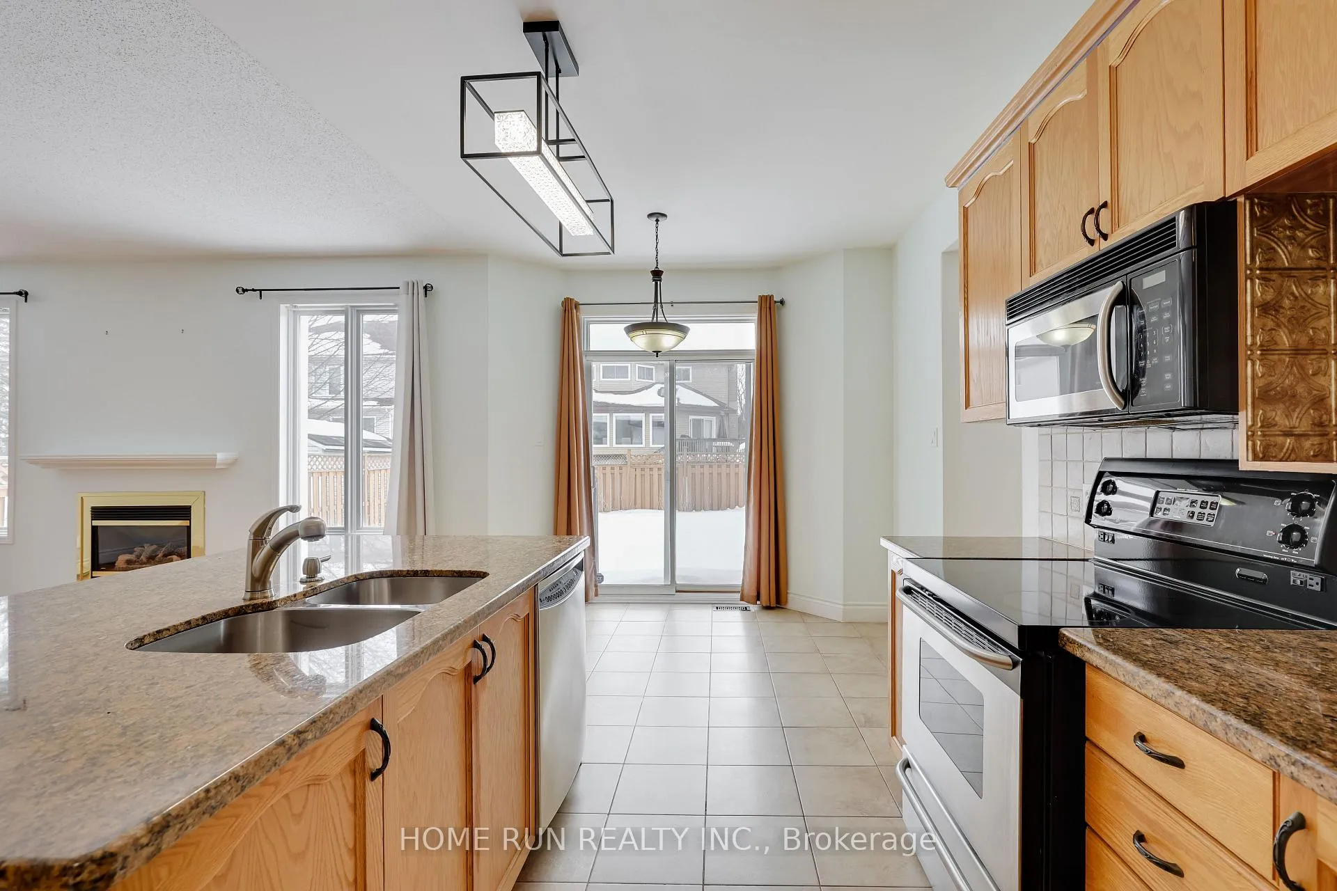 Photo 15 of 11 Westmeath Crescent, Ottawa, Kanata - Morgan's Grant/South March — HOMEH