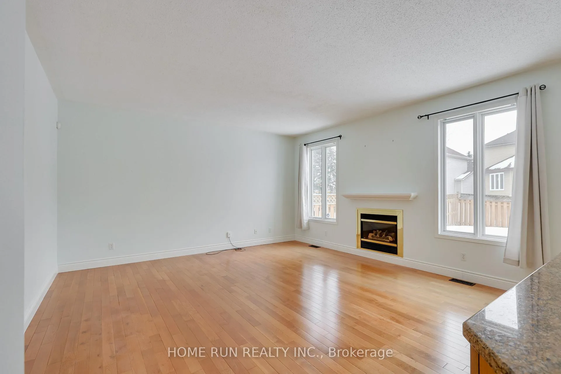 Photo 16 of 11 Westmeath Crescent, Ottawa, Kanata - Morgan's Grant/South March — HOMEH