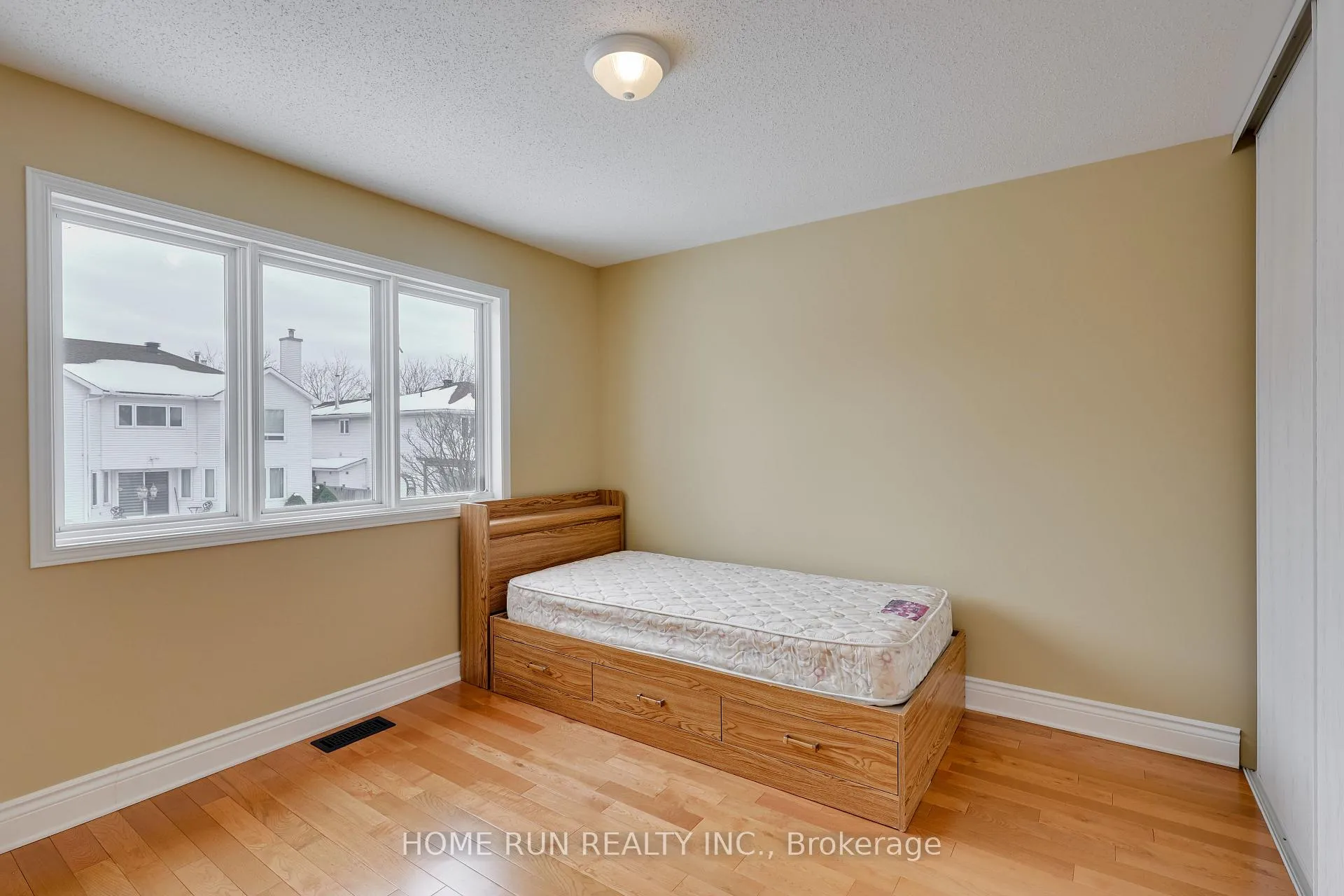 Photo 32 of 11 Westmeath Crescent, Ottawa, Kanata - Morgan's Grant/South March — HOMEH