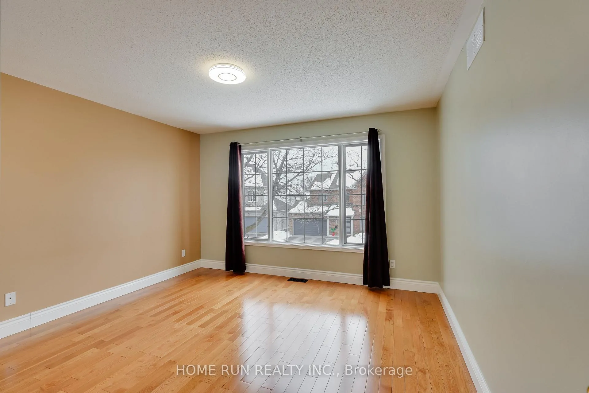 Photo 34 of 11 Westmeath Crescent, Ottawa, Kanata - Morgan's Grant/South March — HOMEH
