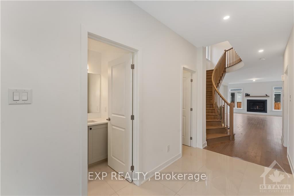 Photo 2 of 723 Odyssey Way, Ottawa, Leitrim — HOMEH