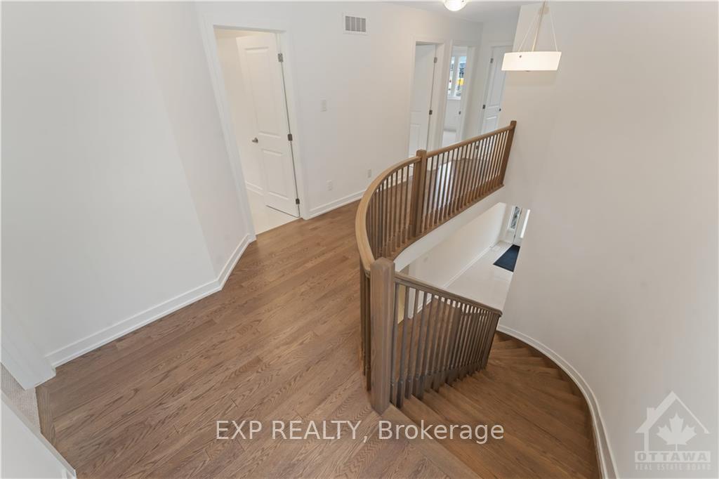 Photo 10 of 723 Odyssey Way, Ottawa, Leitrim — HOMEH