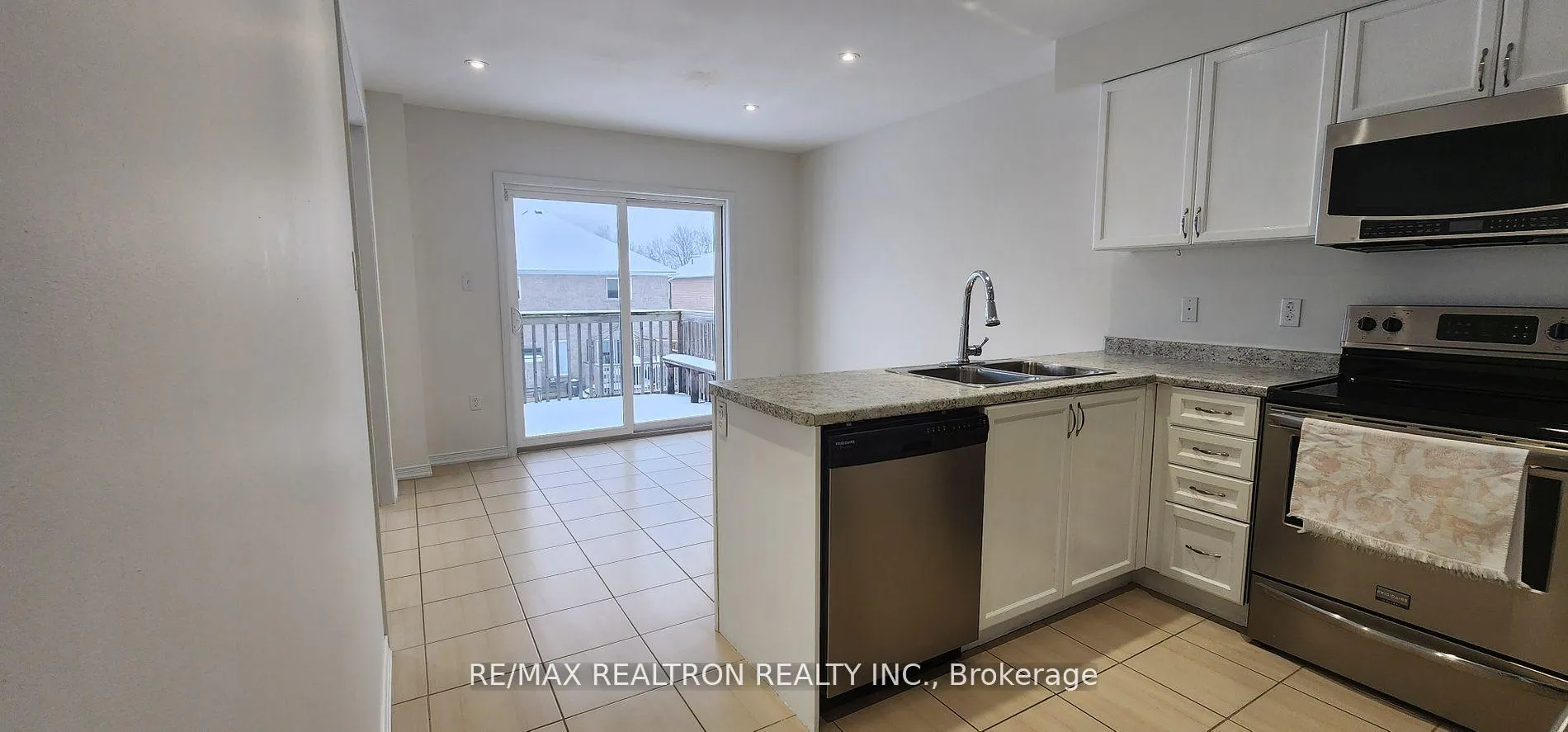 Photo 3 of 1245 Leslie Drive, Innisfil, Alcona — HOMEH