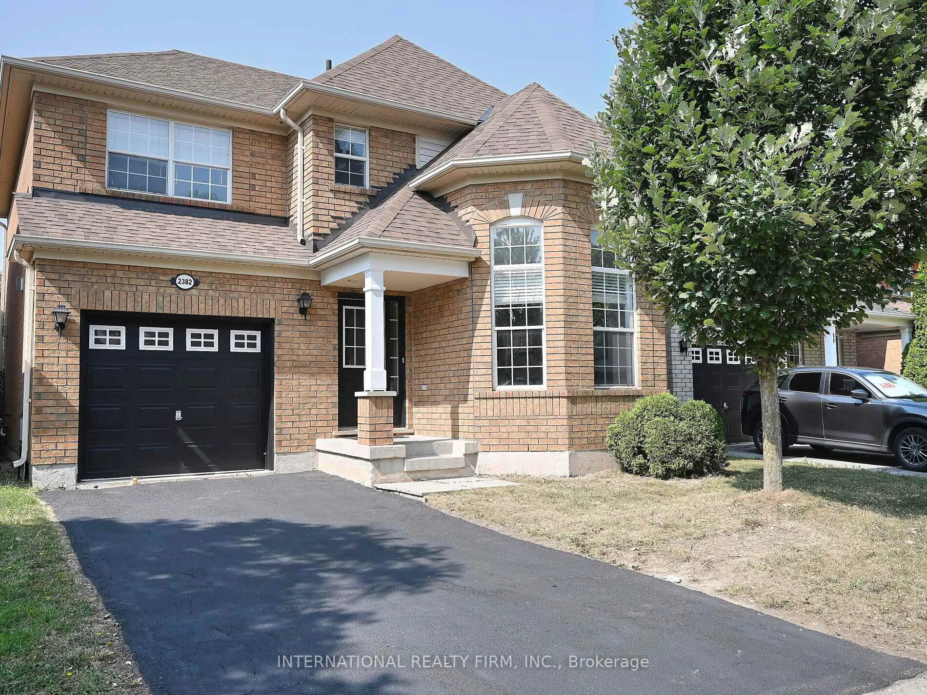 Front of 2382 Falkland Crescent