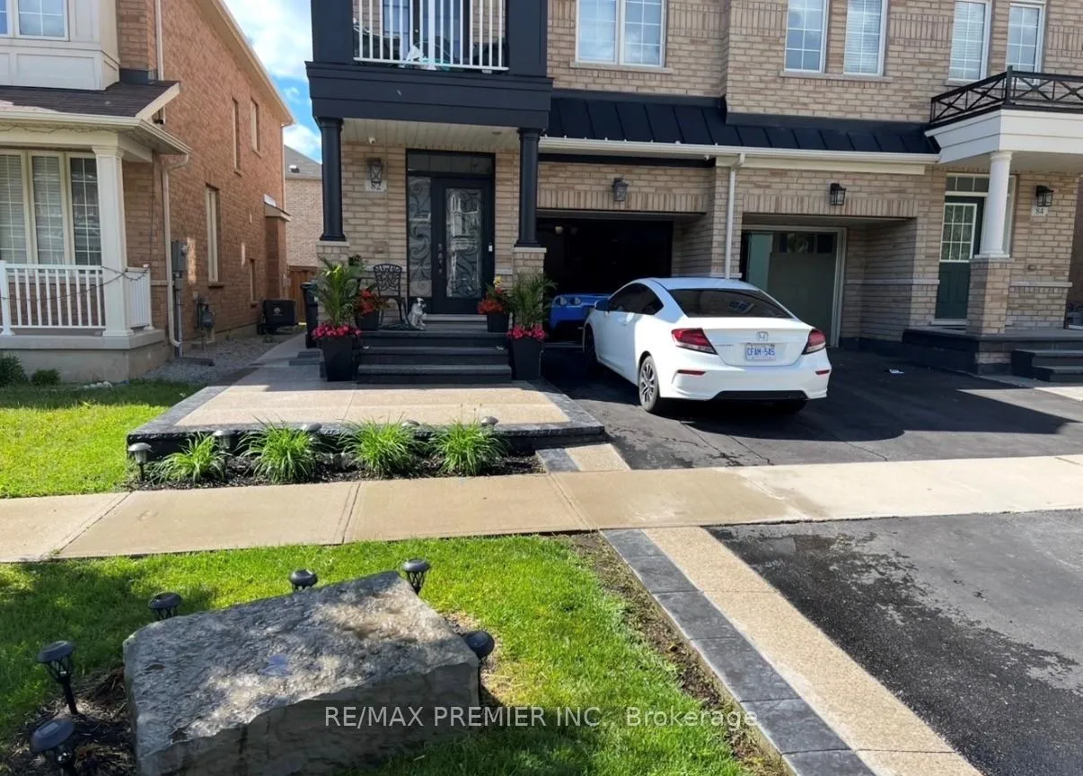 Front of 82 Chesterwood Crescent