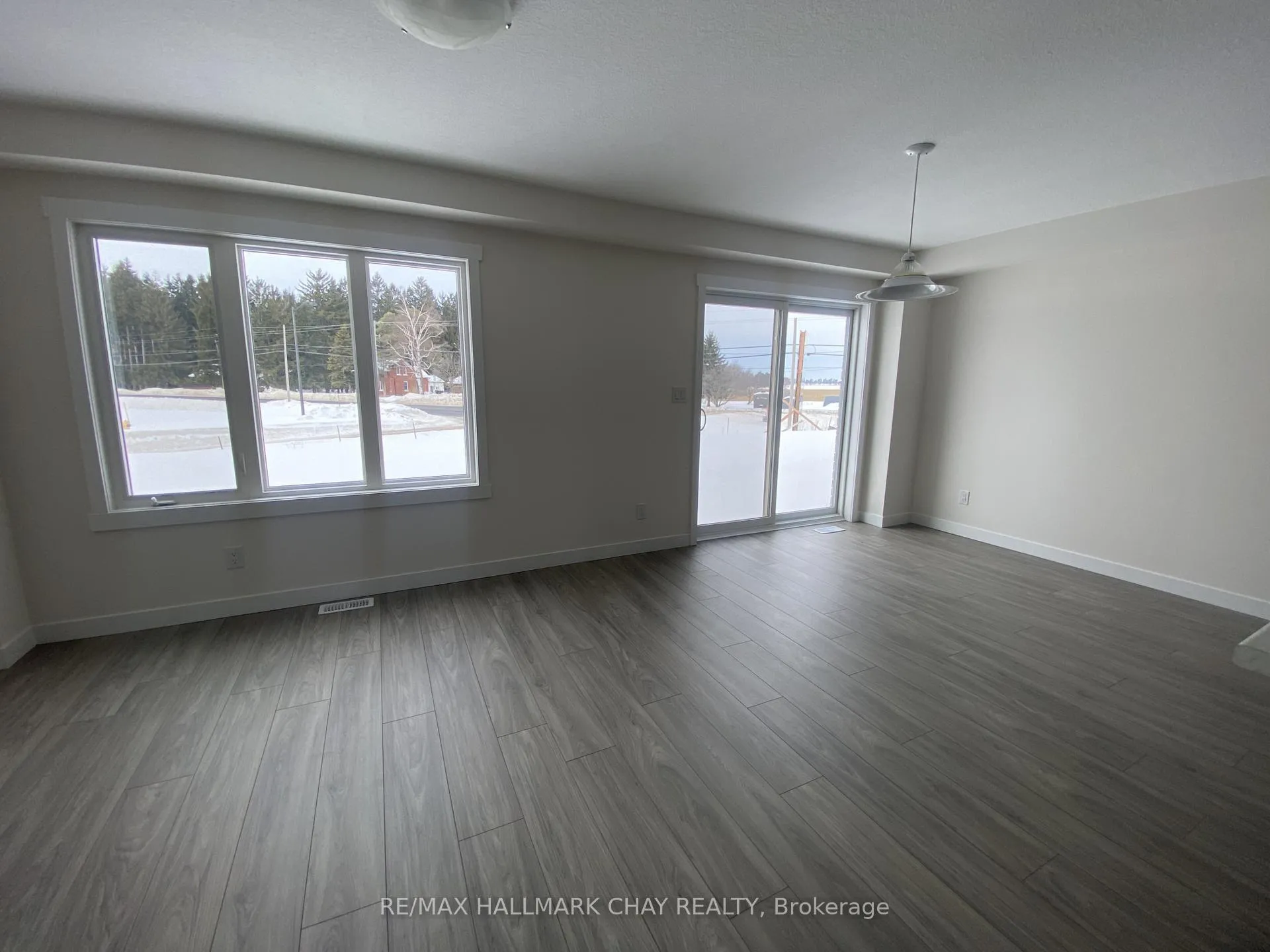 Photo 2 of 14 Strath Crescent, Springwater, Elmvale — HOMEH