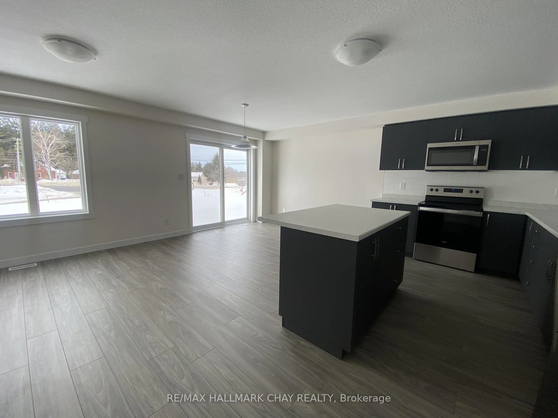 Photo 4 of 14 Strath Crescent, Springwater, Elmvale — HOMEH