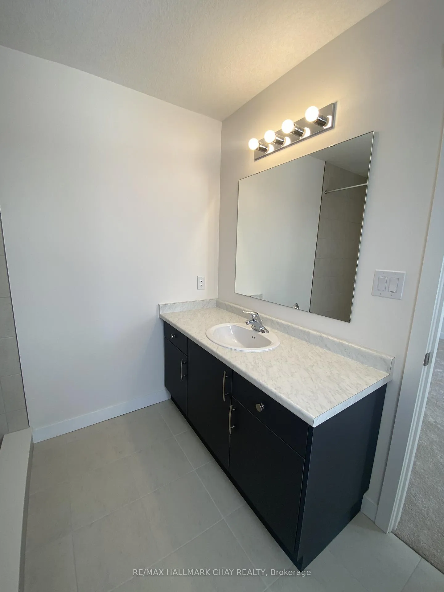 Photo 5 of 14 Strath Crescent, Springwater, Elmvale — HOMEH