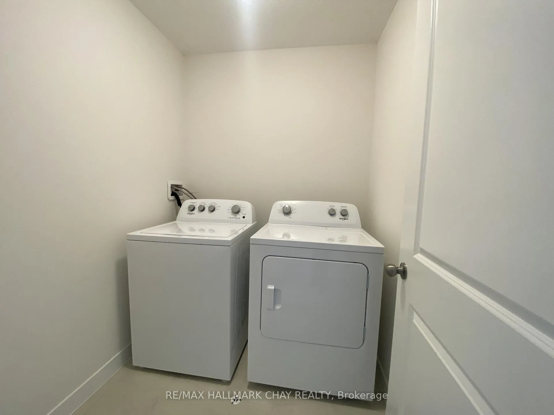 Photo 6 of 14 Strath Crescent, Springwater, Elmvale — HOMEH