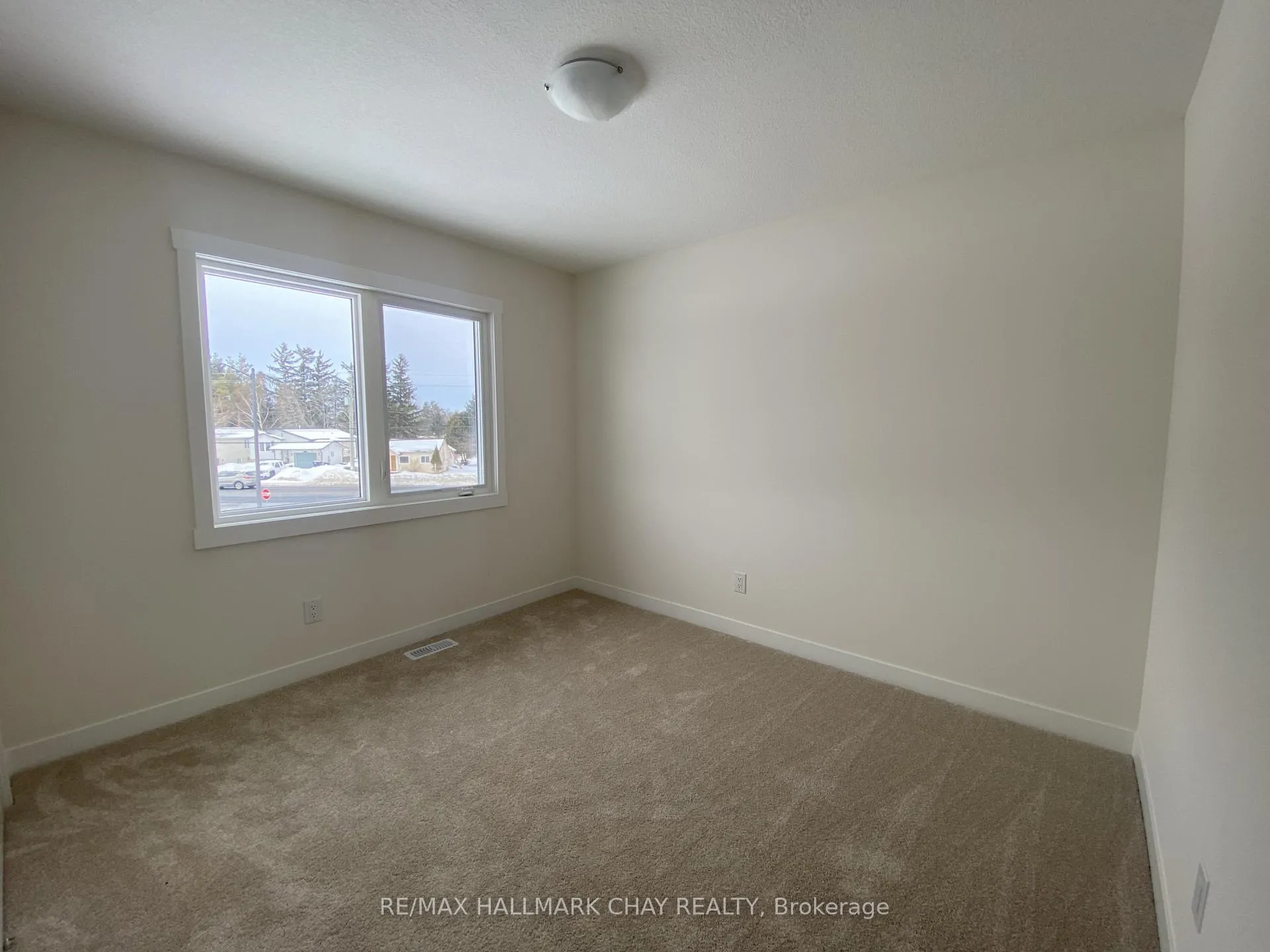 Photo 8 of 14 Strath Crescent, Springwater, Elmvale — HOMEH