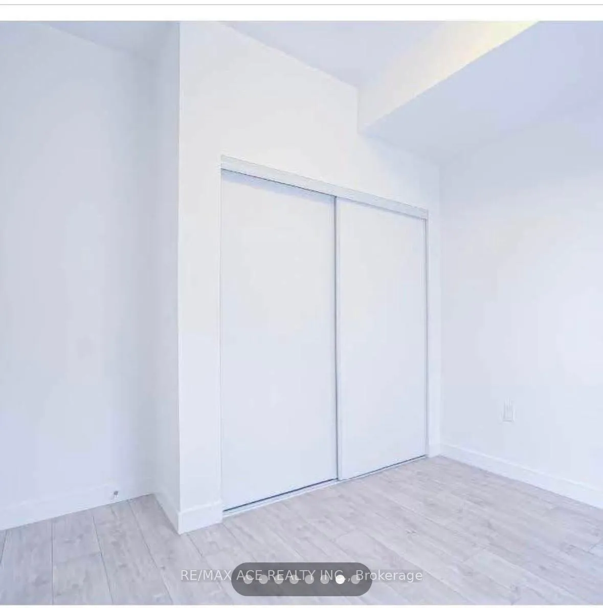 Photo 5 of Unit 5, 176 Clonmore Drive, Scarborough, Birchcliffe-Cliffside — HOMEH