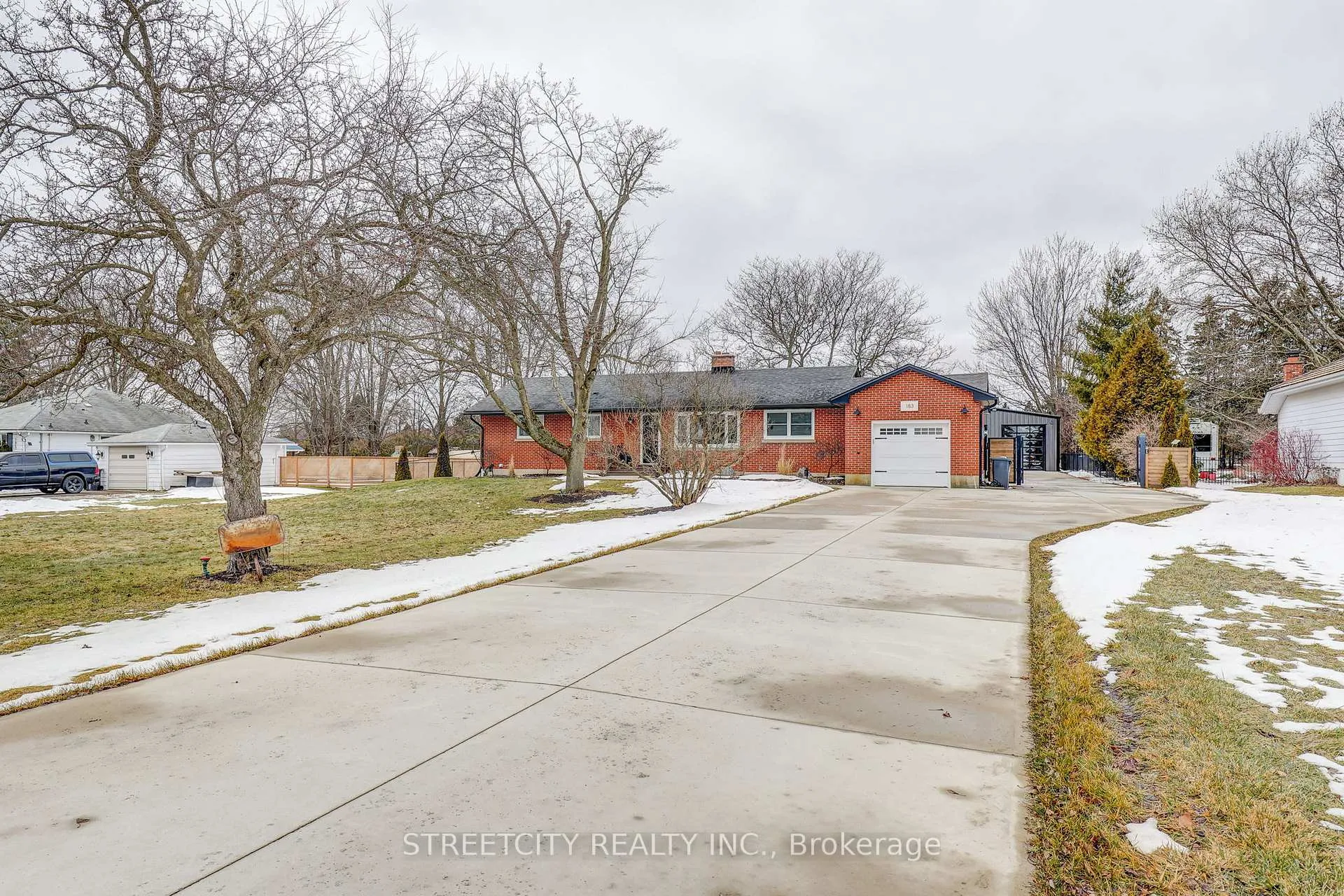 Photo 3 of 183 Centennial Avenue, Central Elgin, Rural Central Elgin — HOMEH