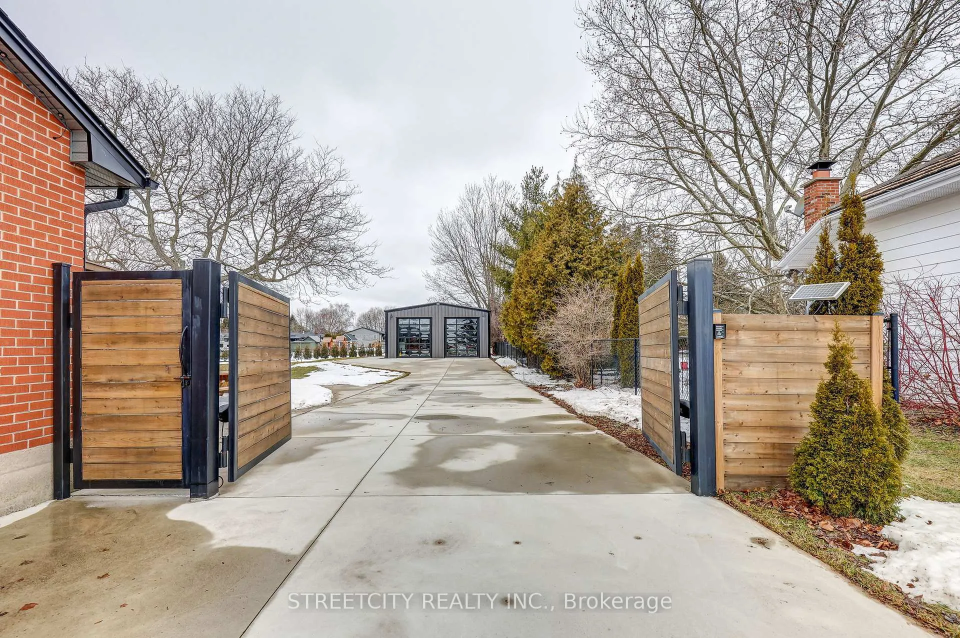 Photo 4 of 183 Centennial Avenue, Central Elgin, Rural Central Elgin — HOMEH