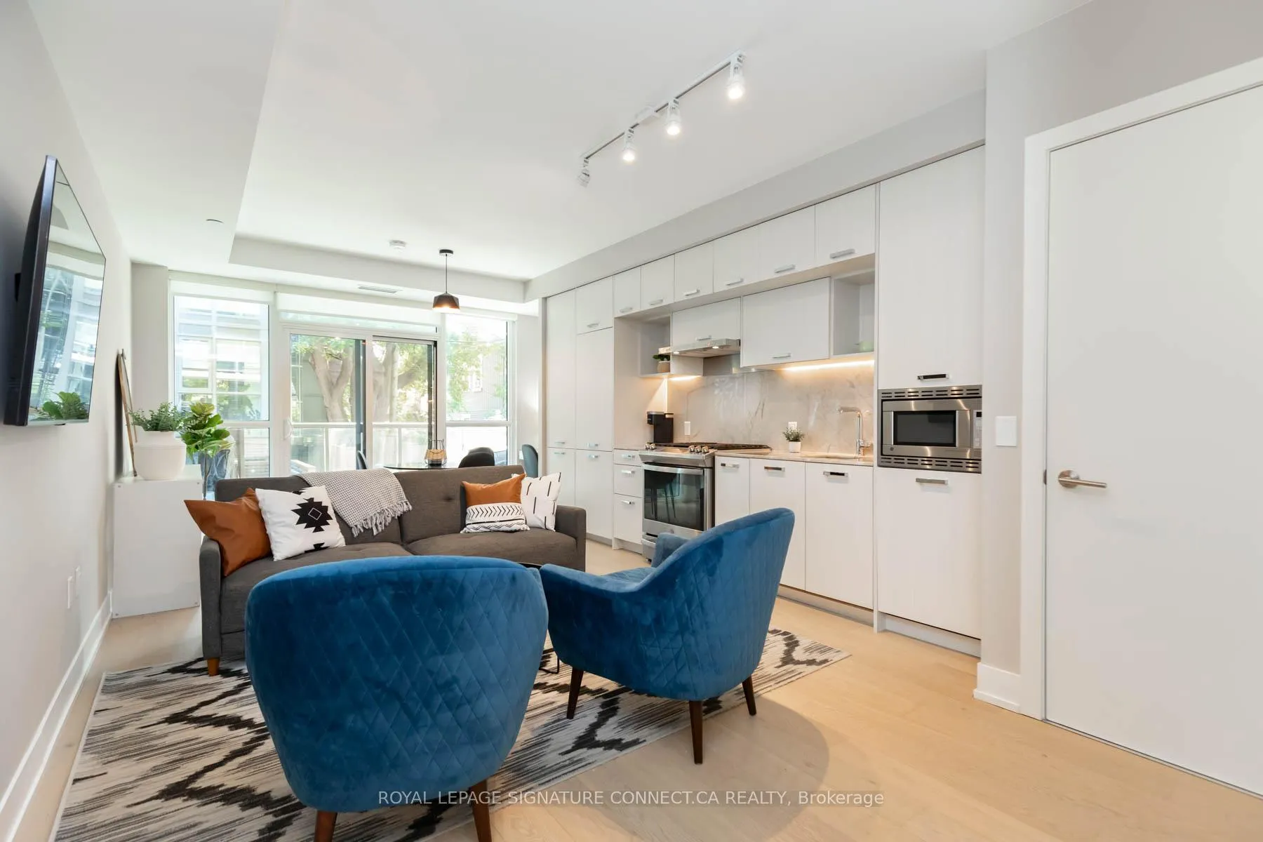 Photo 2 of Unit 207, 1331 Queen Street E, Toronto, Greenwood-Coxwell — HOMEH