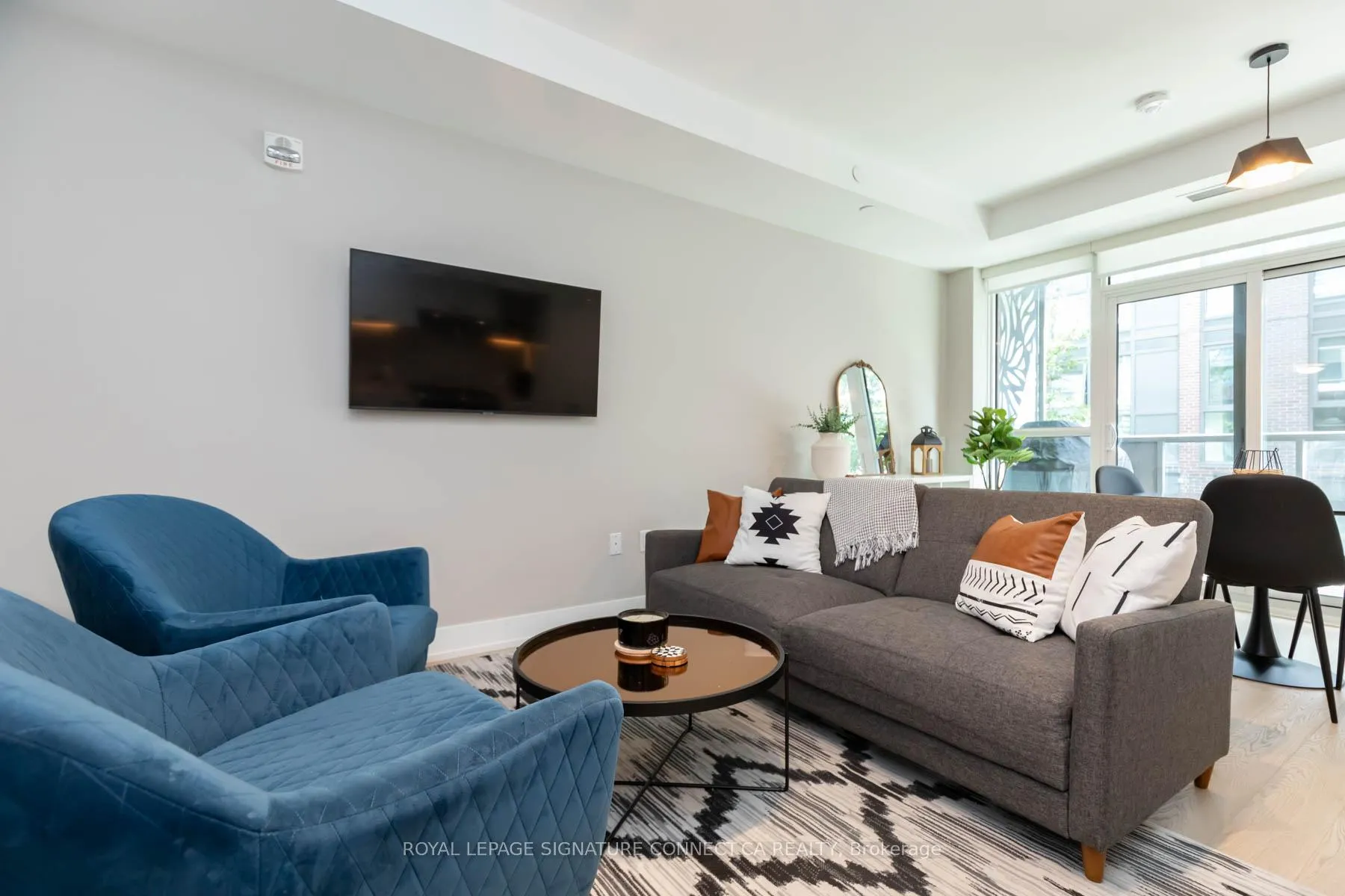 Photo 5 of Unit 207, 1331 Queen Street E, Toronto, Greenwood-Coxwell — HOMEH
