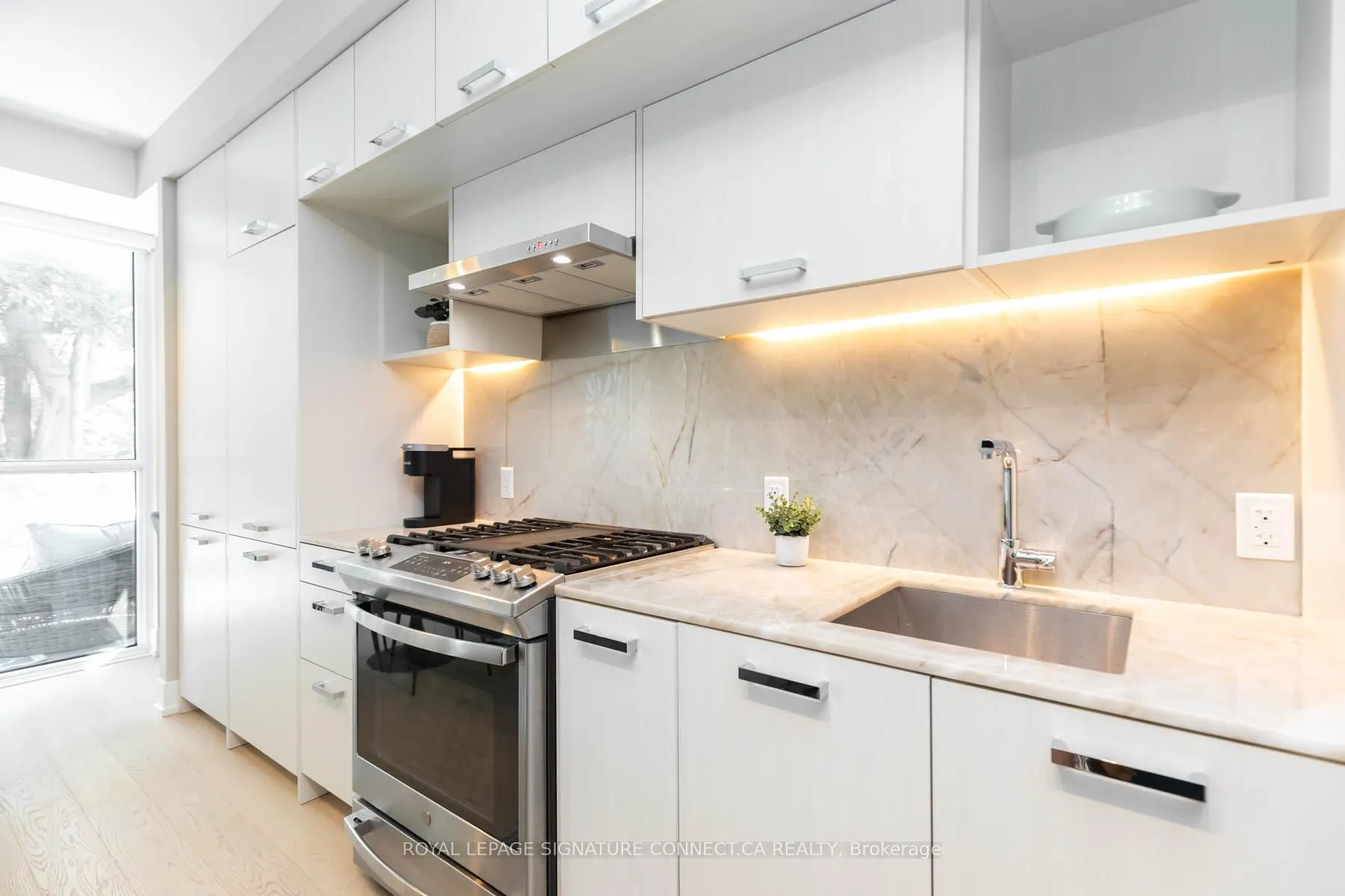 Photo 11 of Unit 207, 1331 Queen Street E, Toronto, Greenwood-Coxwell — HOMEH
