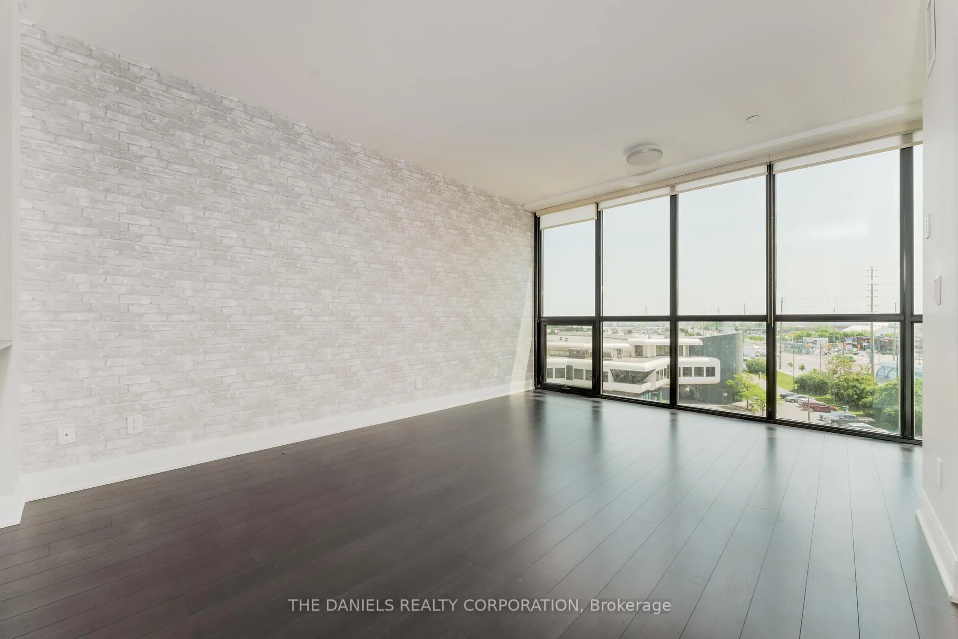 Photo 4 of Unit 502, 2900 Highway 7, Vaughan, Concord — HOMEH