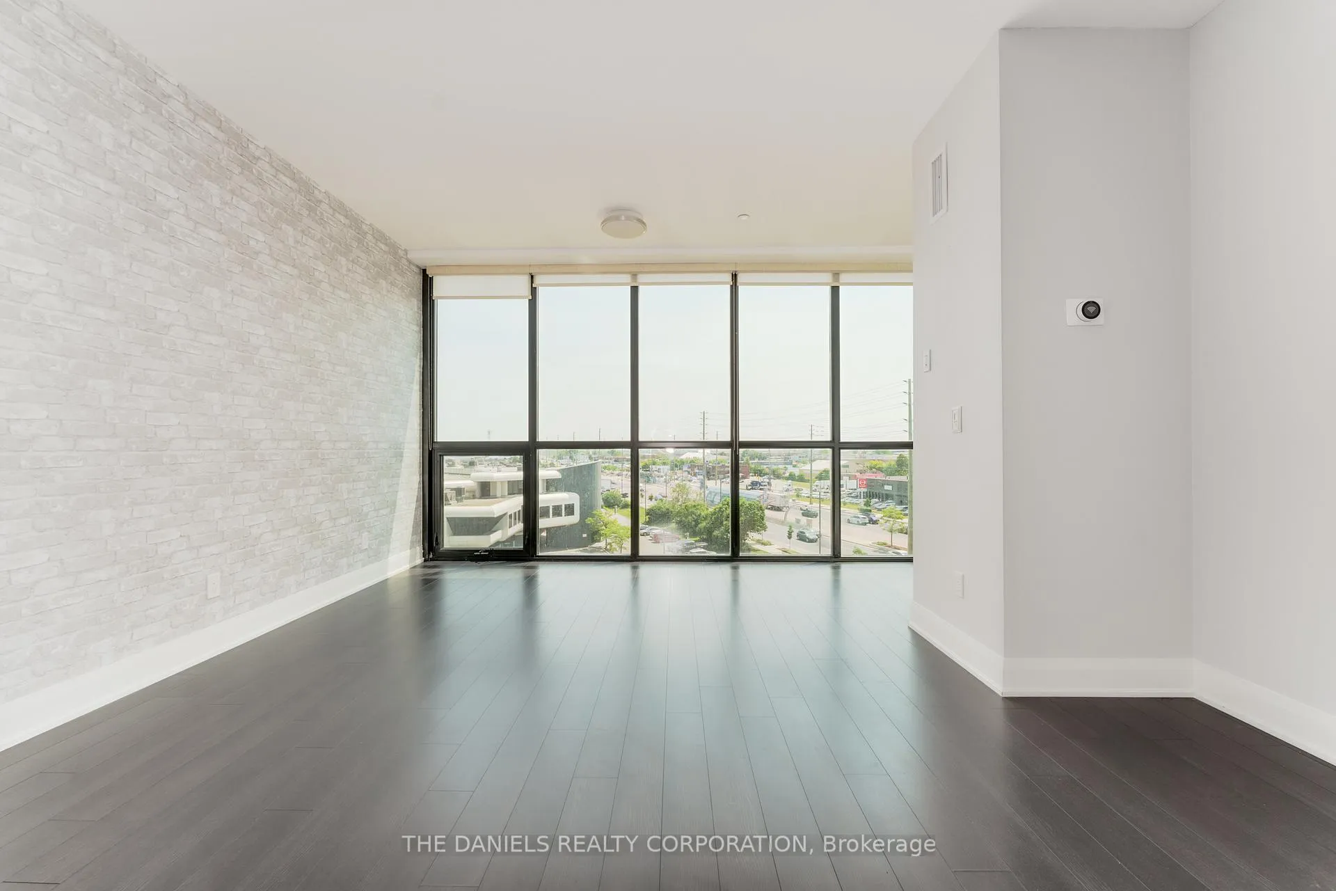 Photo 5 of Unit 502, 2900 Highway 7, Vaughan, Concord — HOMEH