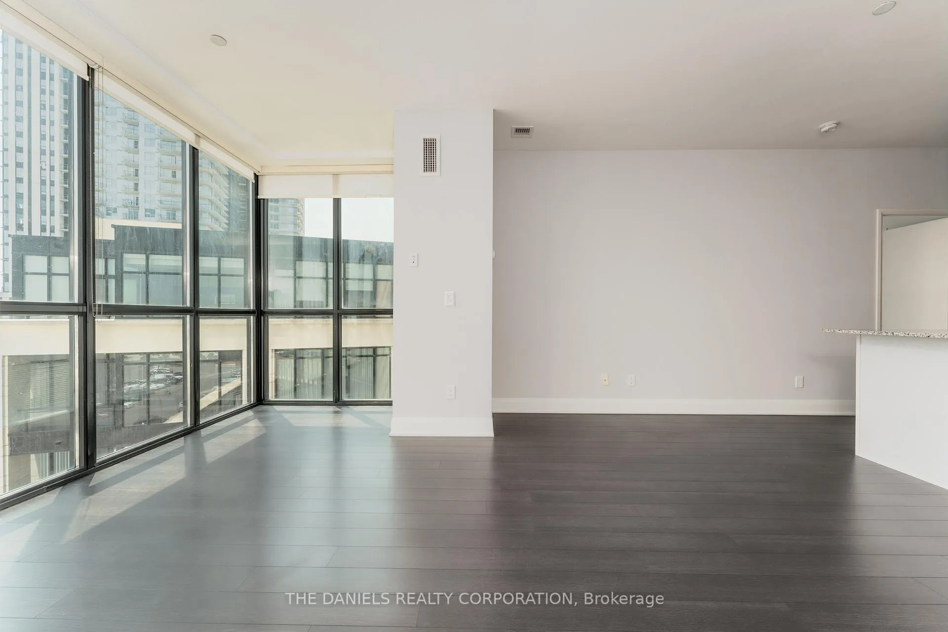 Photo 7 of Unit 502, 2900 Highway 7, Vaughan, Concord — HOMEH